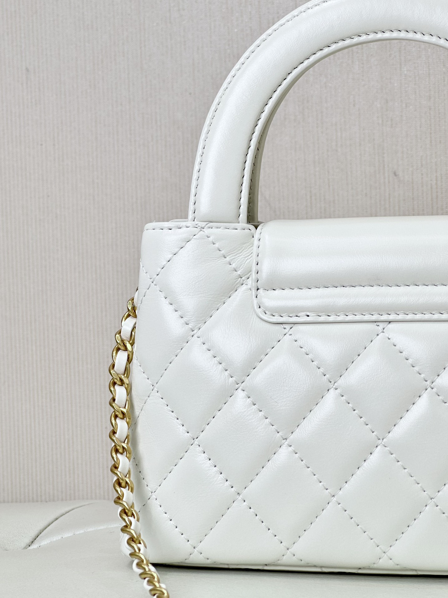[TOP] CHANEL Kelly Bag Cowhide 13x19x7cm - White - 711 Luxury
