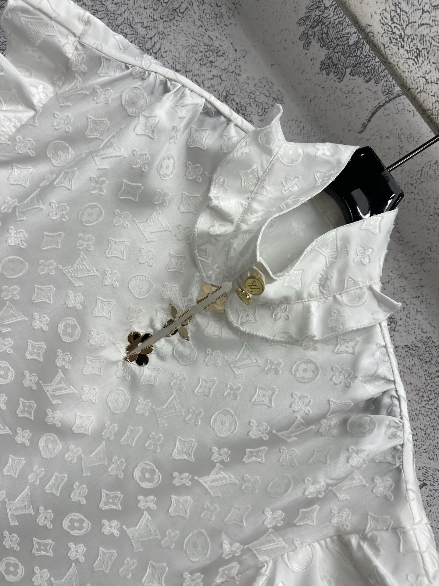 [TOP] Louis Vuitton LV Shirt -White