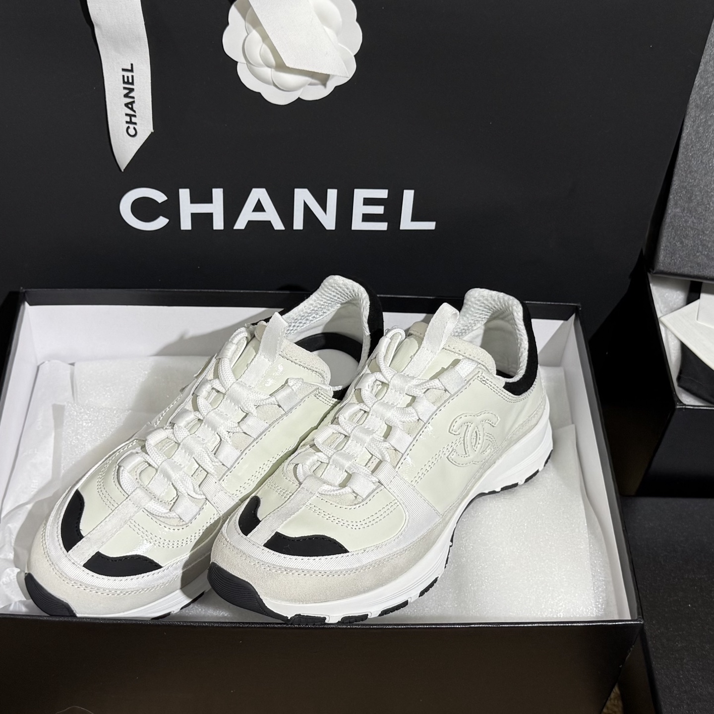 [TOP] CHANEL Sneakers - White - 711 Luxury