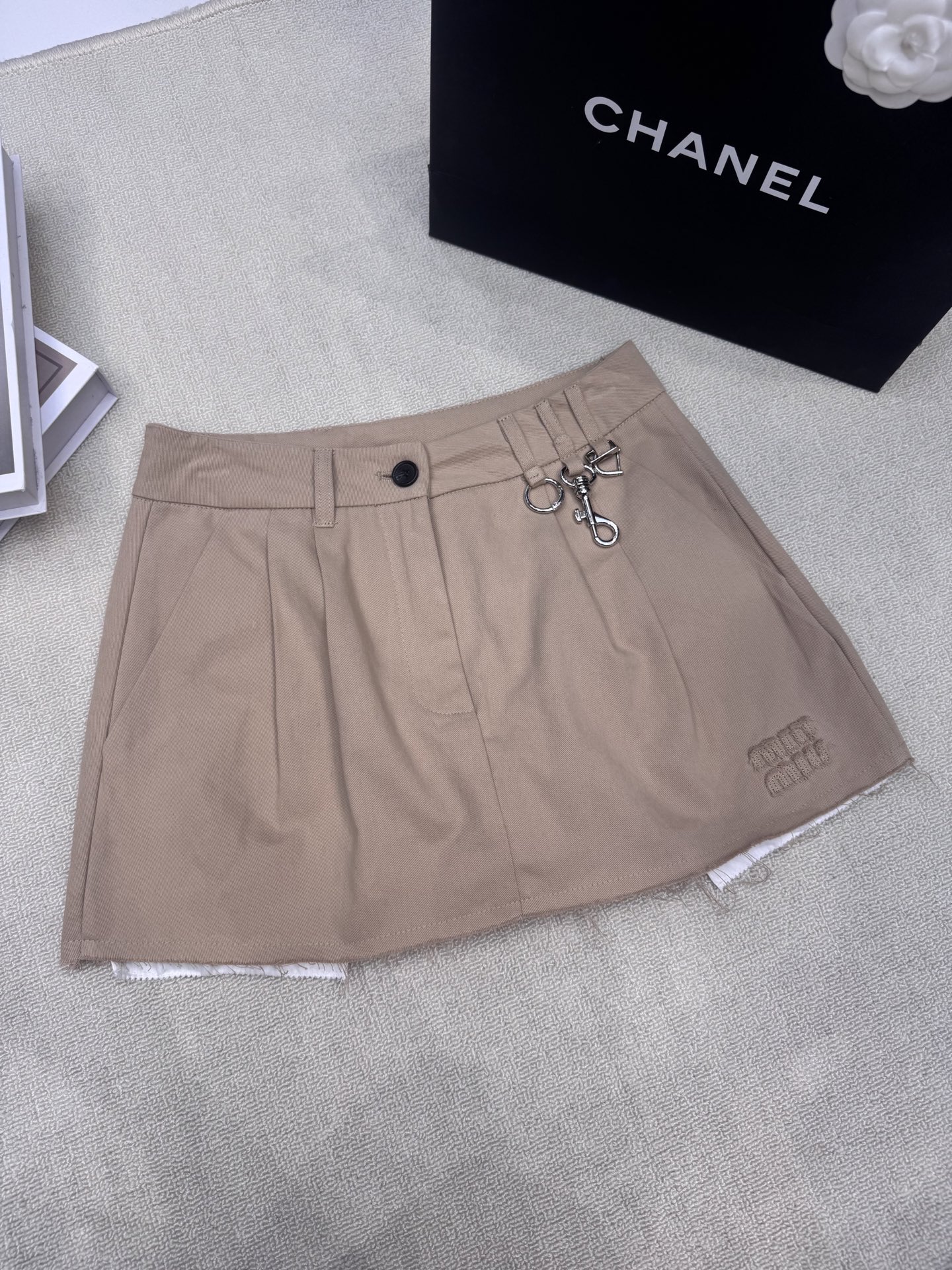 [TOP] Miu Miu Skirt - Khaki - 711 Luxury