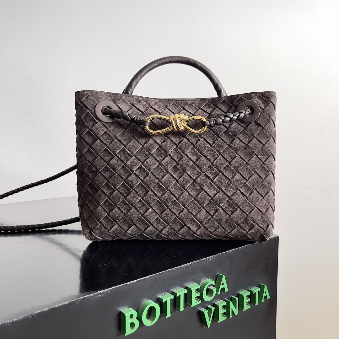 [TOP] Bottega Veneta BV Andiamo Bag Lambskin 25x22x10.5cm - Chocolate - 711 Luxury