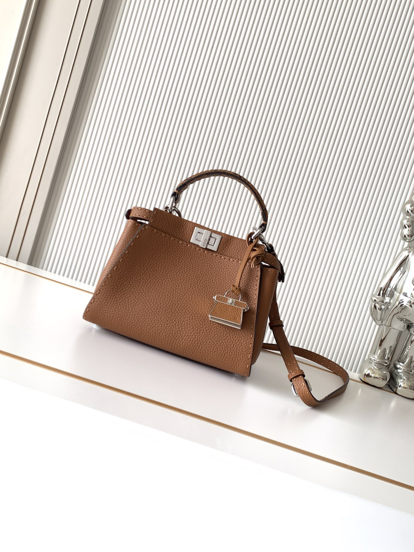 [TOP] FENDI Peekaboo Bag 23x11x18cm - Brown - 711 Luxury