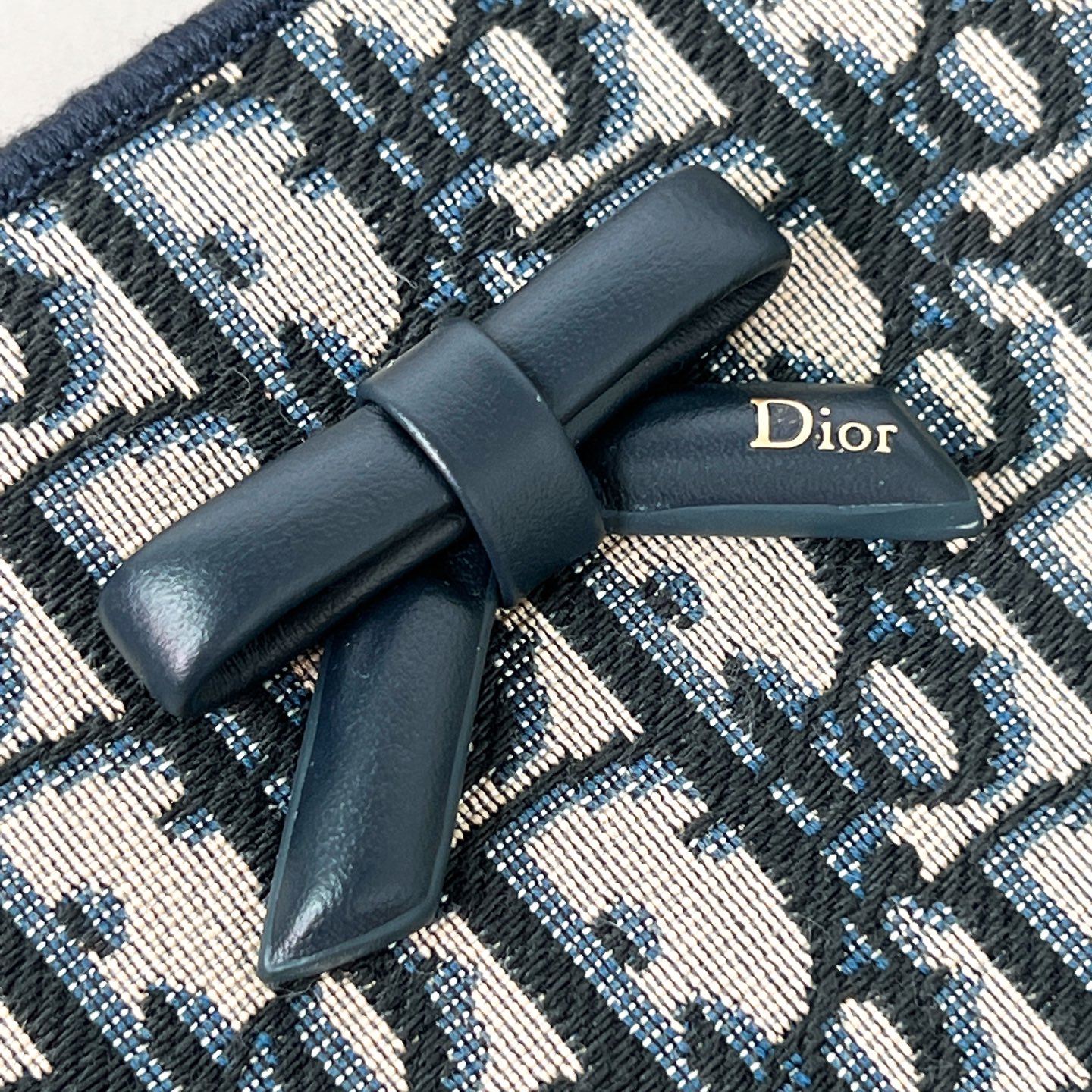 Dior Oblique Bow Medium Tote Bag Detail 6