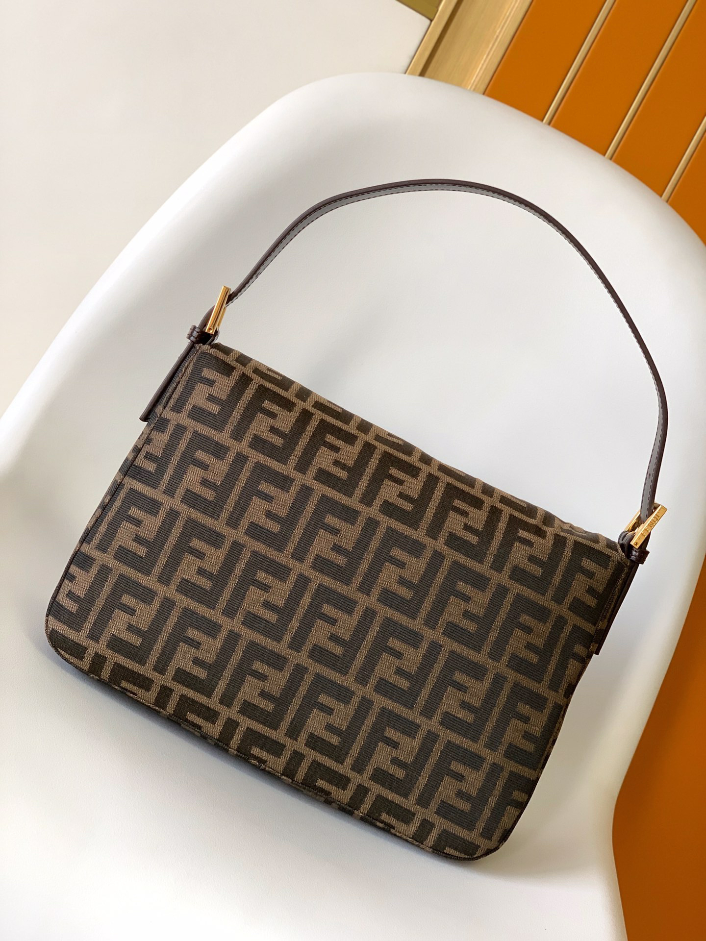 [TOP] FENDI Vintage Bag 29x21x12cm - Brown & GHW - 711 Luxury