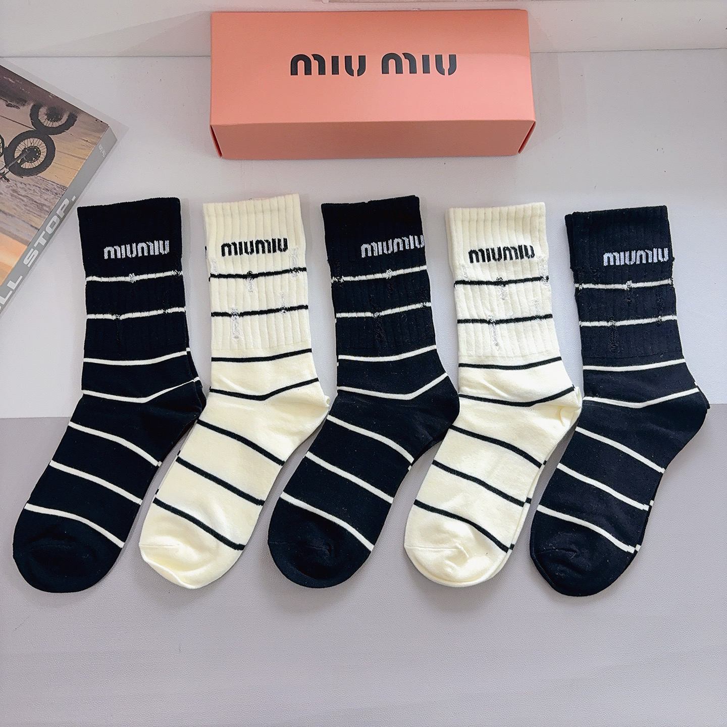 [TOP] Miu Miu Socks - 5 Pieces as a Set - 711 Luxury