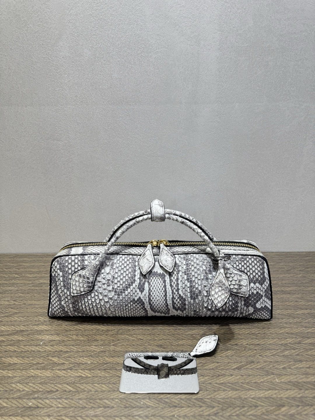 [TOP] ALAIA Python Skin Bag 31-6.5-10 CM - White and Black - 711 Luxury