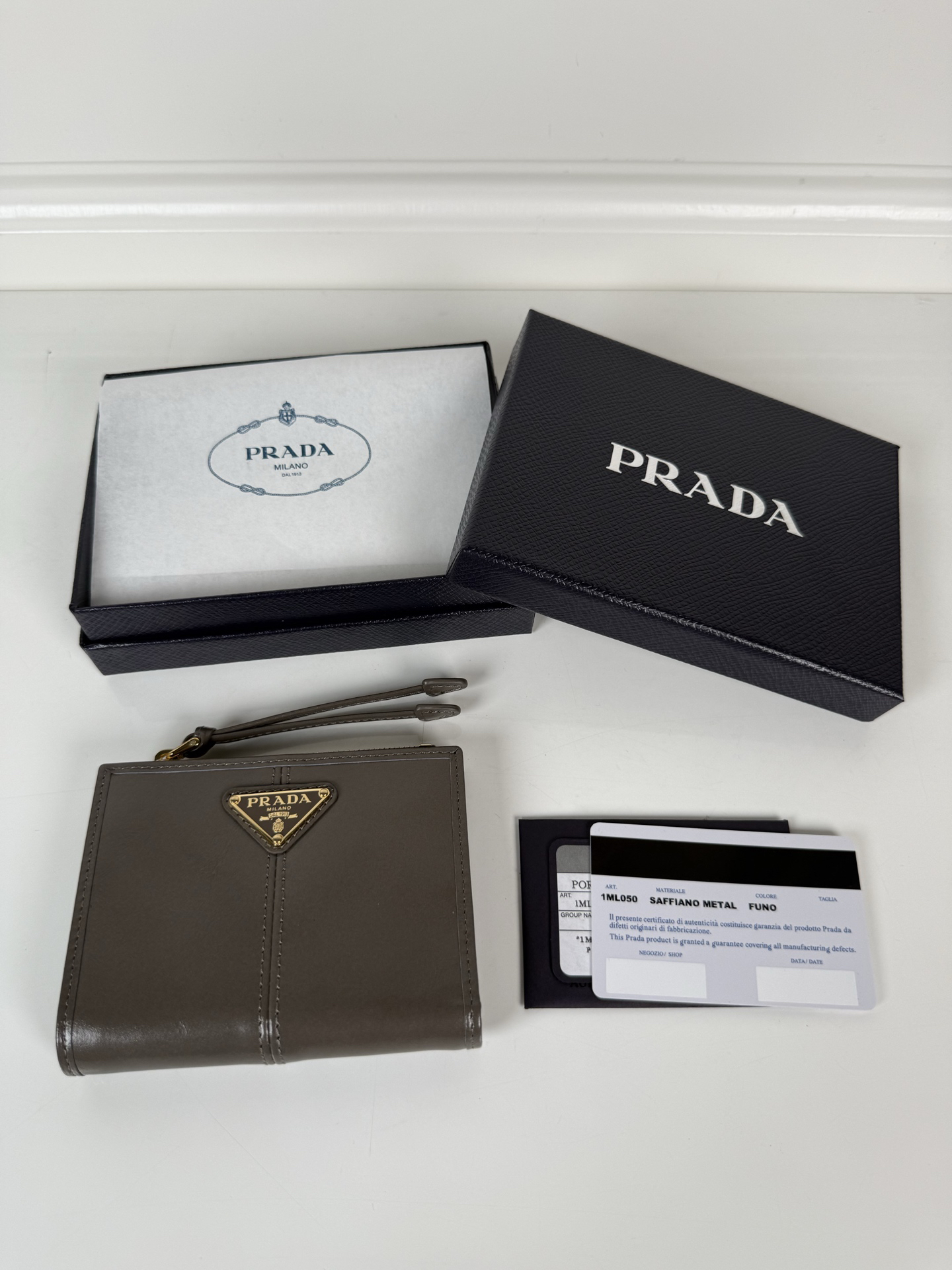 [TOP] PRADA Short Wallet 11.5*9.5cm - Dark Grey - 711 Luxury
