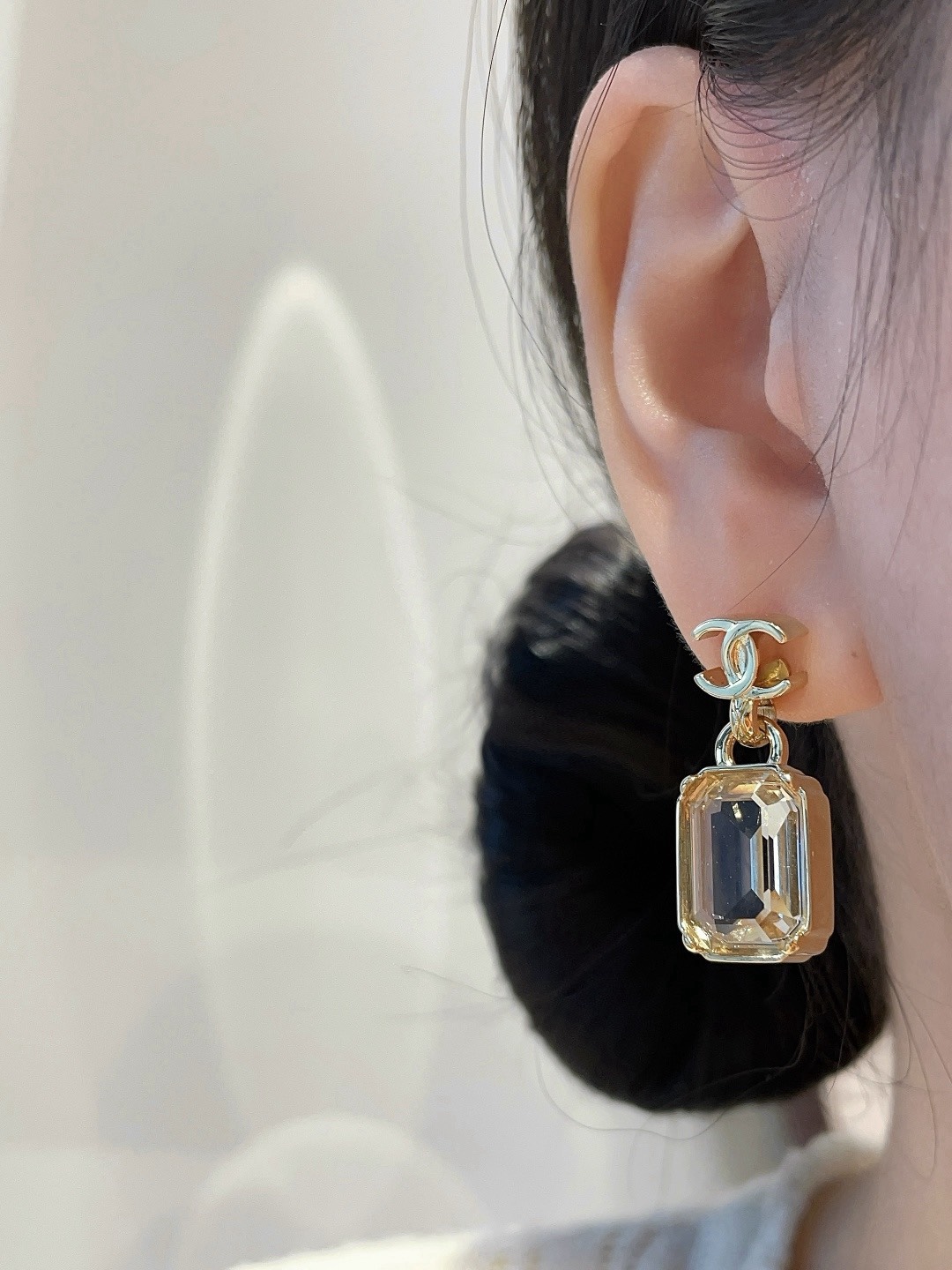 [TOP] CHANEL Earrings - Gold