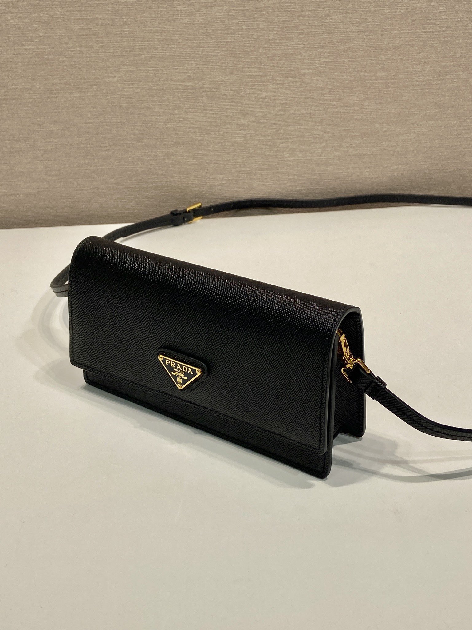 [TOP] PRADA Mini Bag Saffiano Leather 18x9.5x3cm - Black & GHW - 711 Luxury