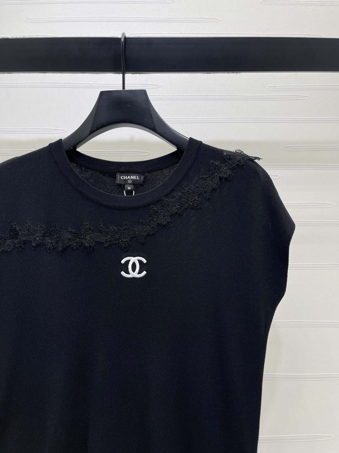 [TOP] CHANEL  Lace-trimmed Knit Short-sleeved T-shirt - Black