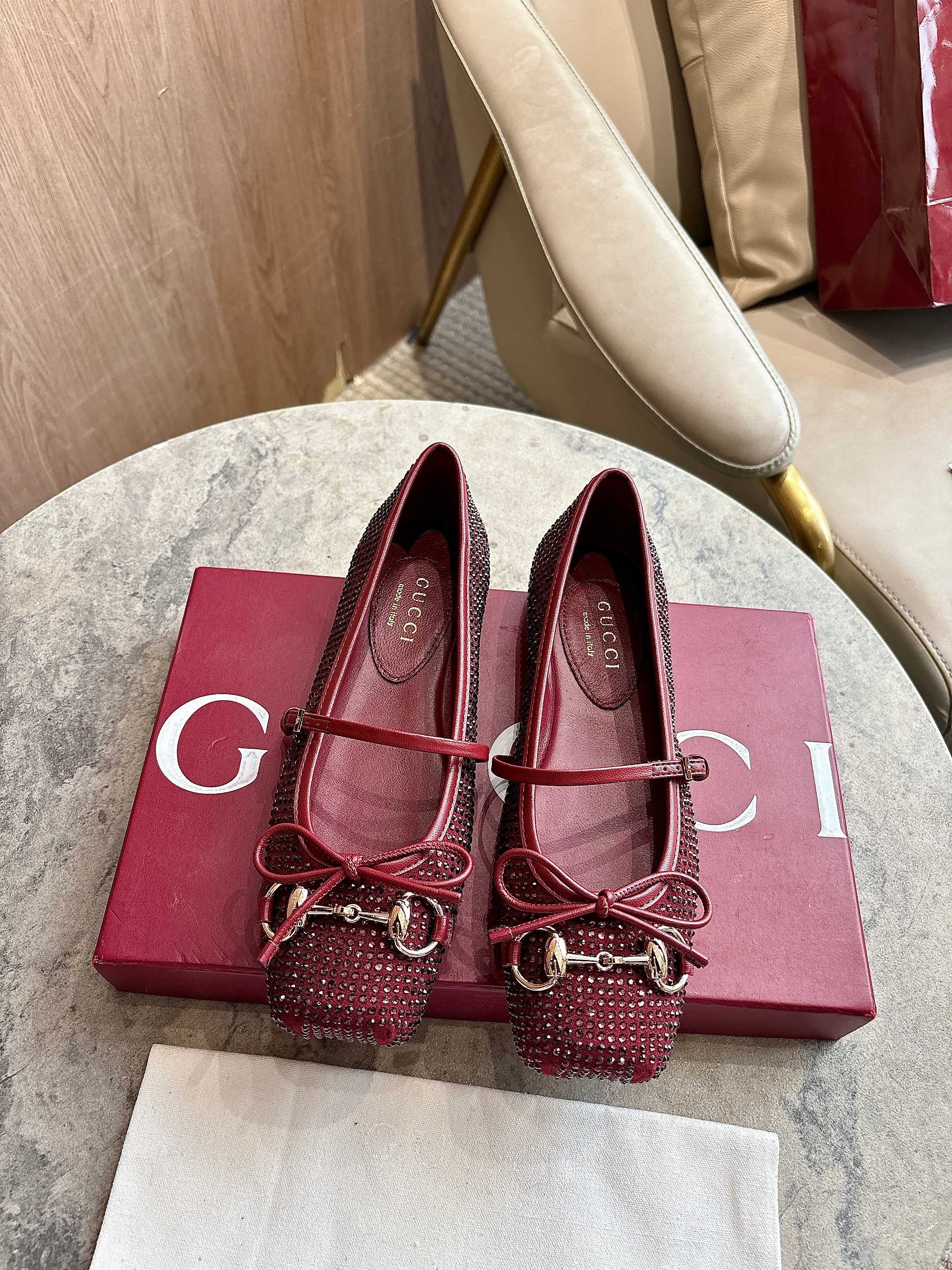 [TOP] GUCCI Horse-bit Fastening Flat Ballet Shoes - Red - 711 Luxury