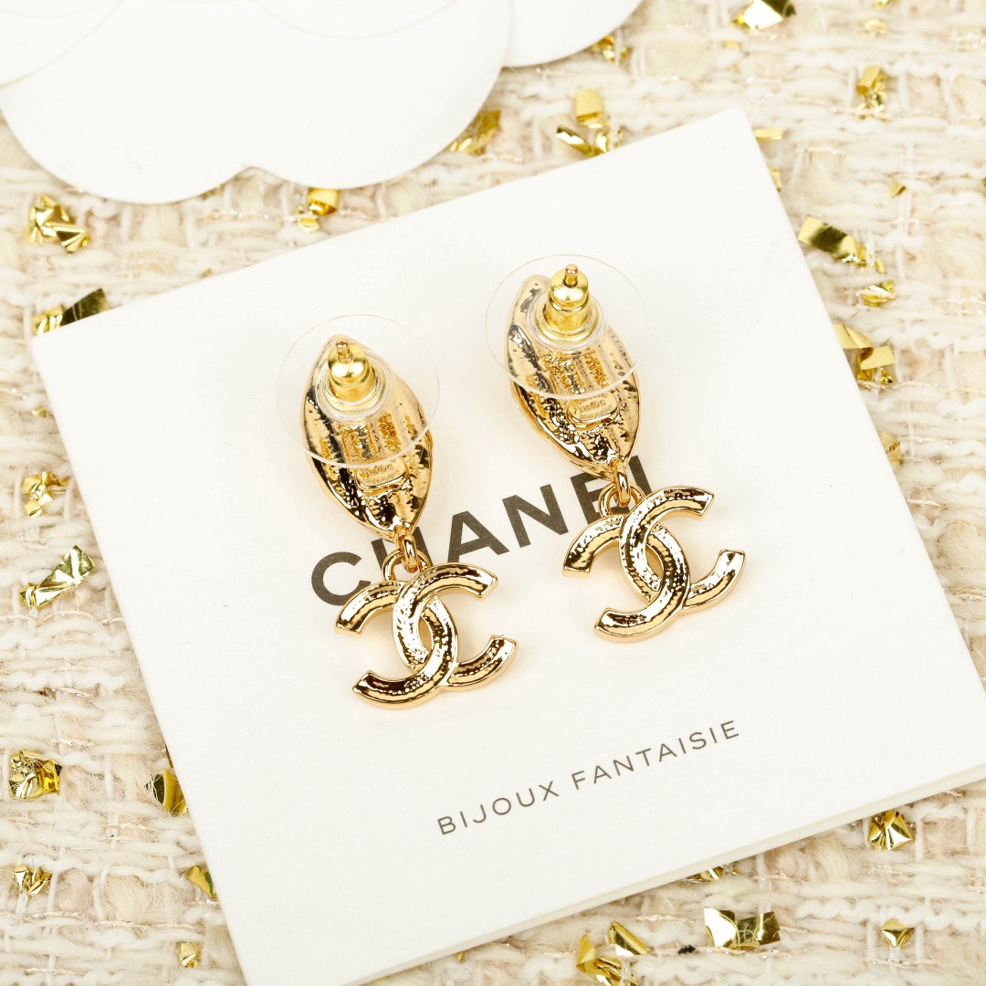 [TOP] CHANEL Earrings - Gold