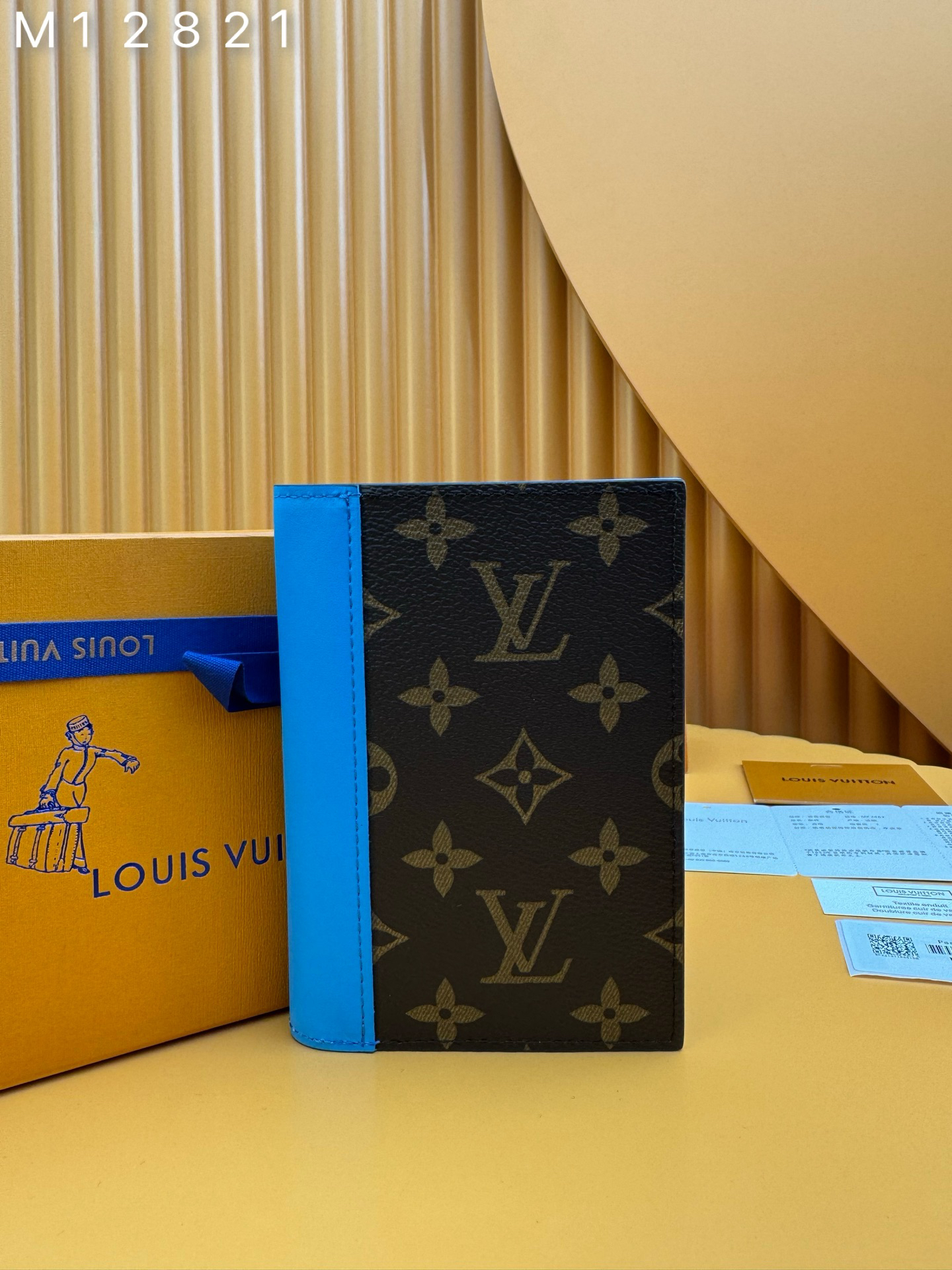 [TOP] Louis Vuitton LV Colormania Passport Holder Assar Canvas 10x14x2.5cm - Brown - 711 Luxury
