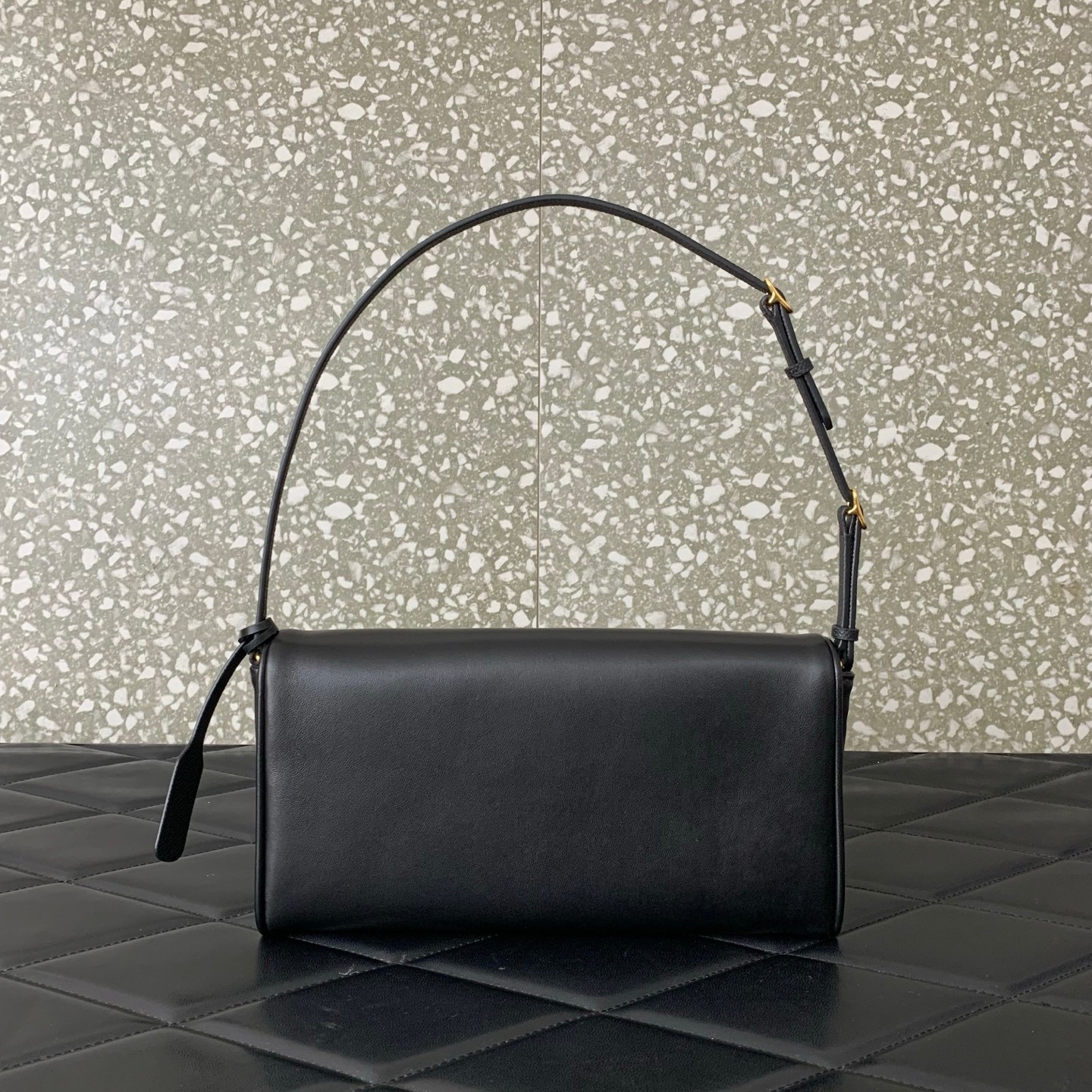 [TOP] VALENTINO GARAVANI DEVAIN Bag 23.5cm - Black
