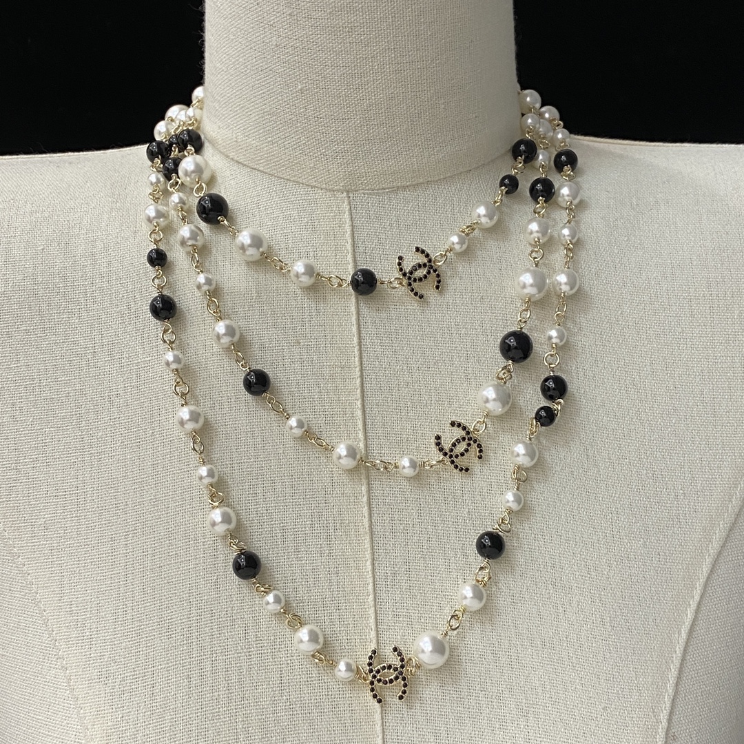 [TOP] CHANEL Long Pearl Necklace - Gold