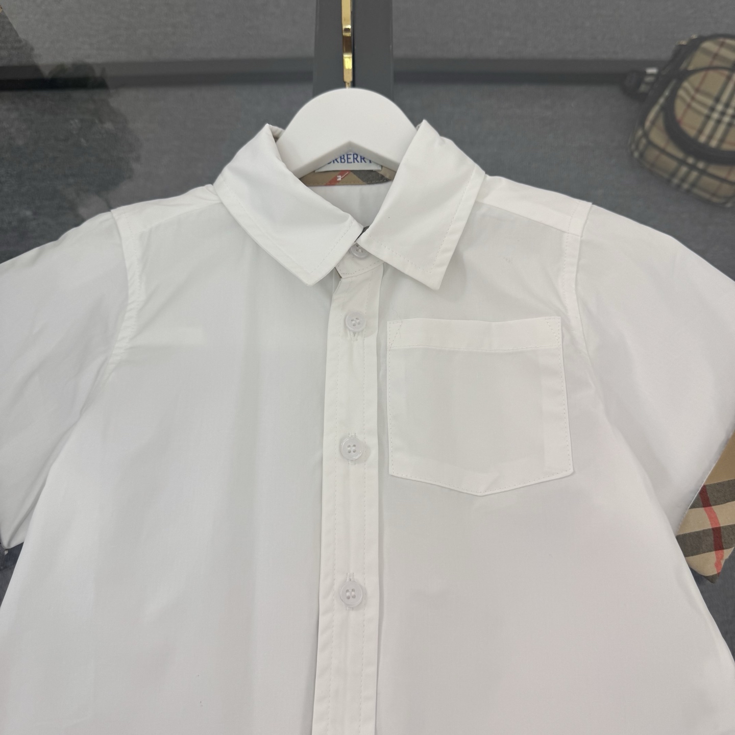 Burberry Unisex Kids White Cuff Vintage Check Short Sleeve Shirt & Elastic Waist Plaid Shorts Two Piece Set Boys Girls Sizes 100-160