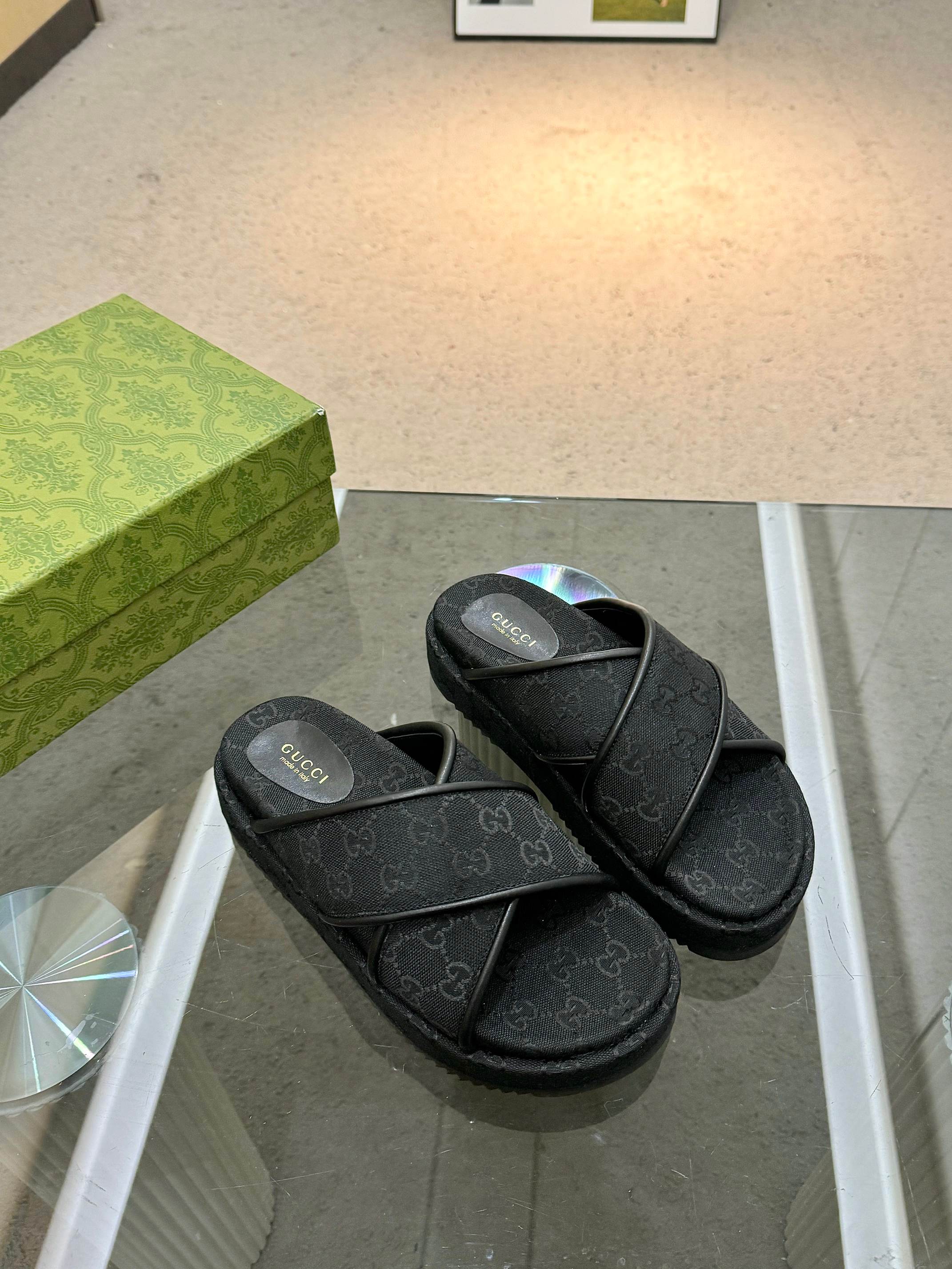 [TOP] GUCCI Platform Sandals  - Black - 711 Luxury
