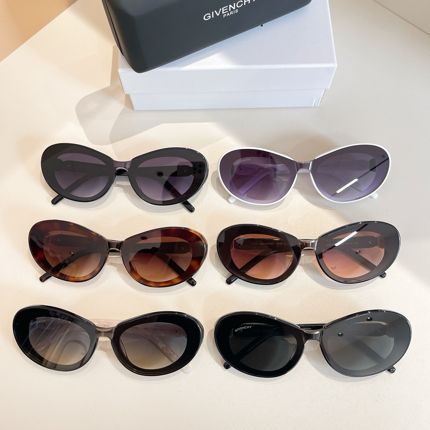 [TOP] GIVENCHY Sunglasses - 6 Color - 711 Luxury