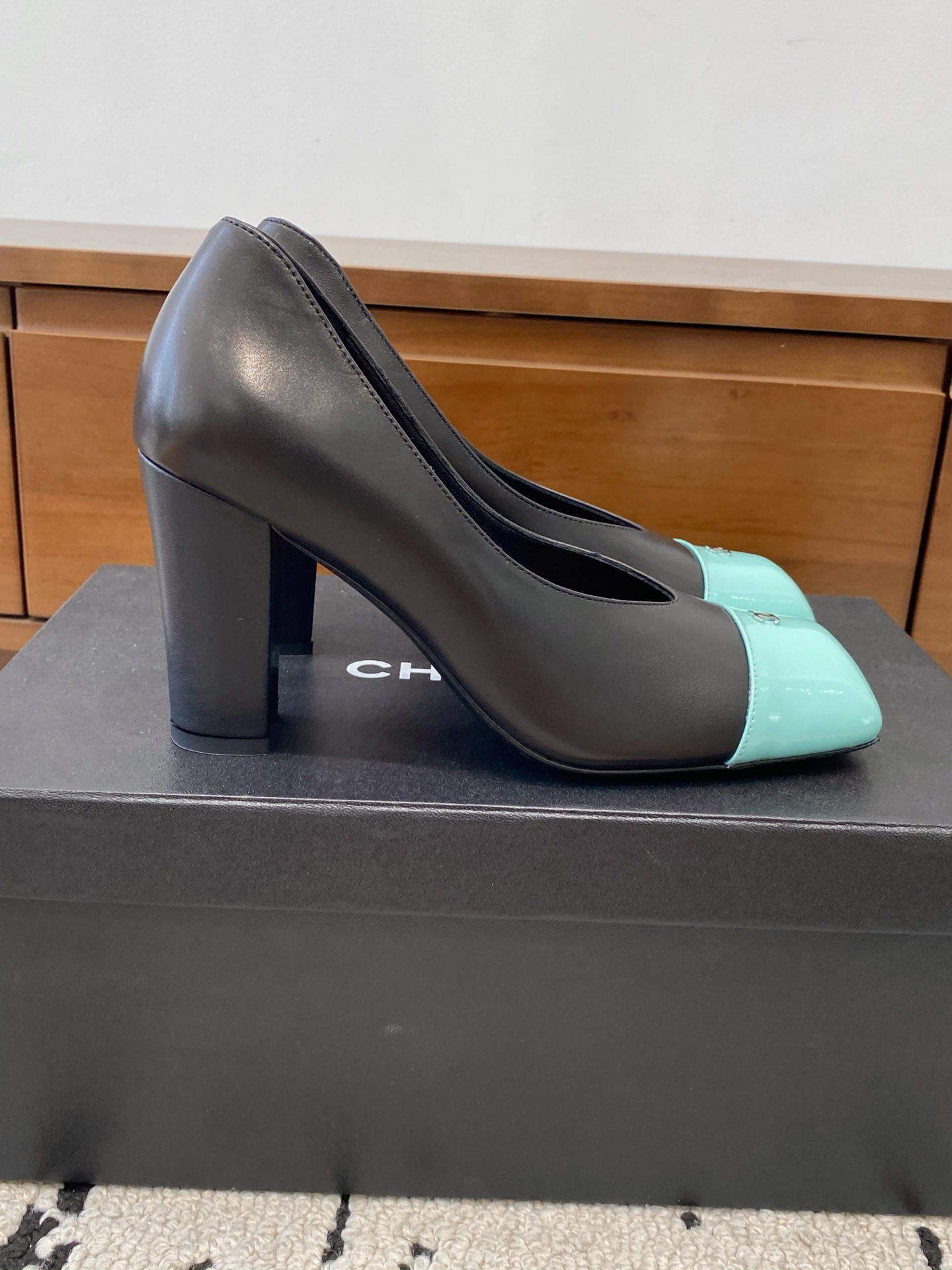 [TOP] CHANEL Pumps - Black and Blue - 711 Luxury