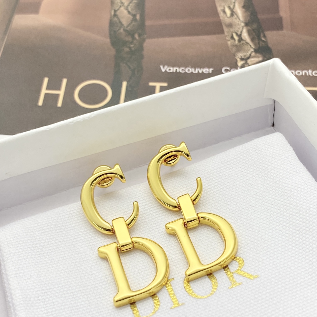 [TOP] Christian Dior Earrings - Gold
