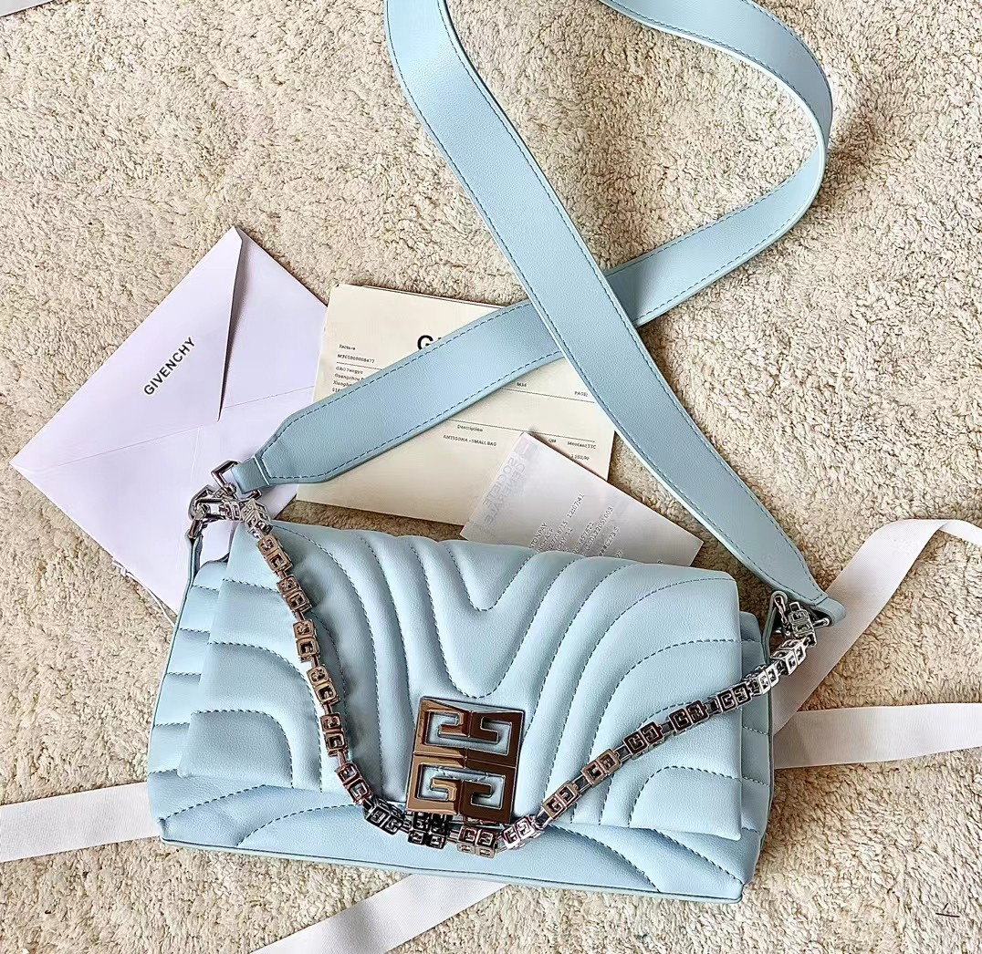 [TOP] GIVENCHY 4G SOFT BAGUETTE Bag - Blue