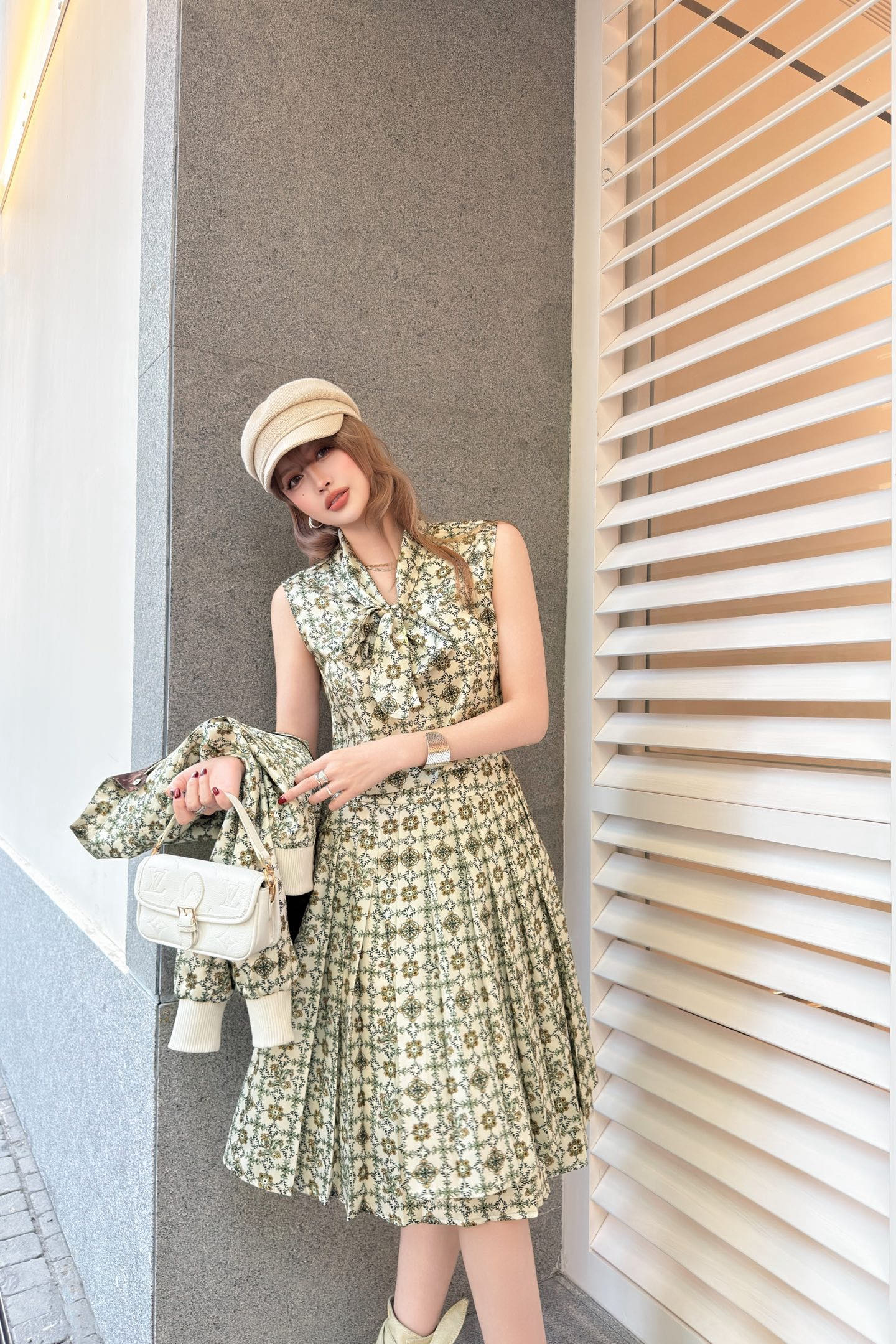 [TOP] Louis Vuitton LV Lavallière Blouse + Monogram Pleat Skirt