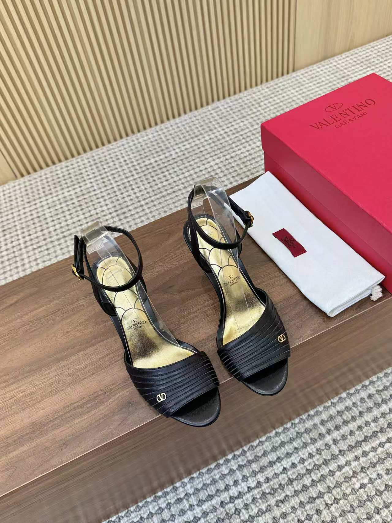 [TOP] VALENTINO High-heeled Shoes  - Black - 711 Luxury