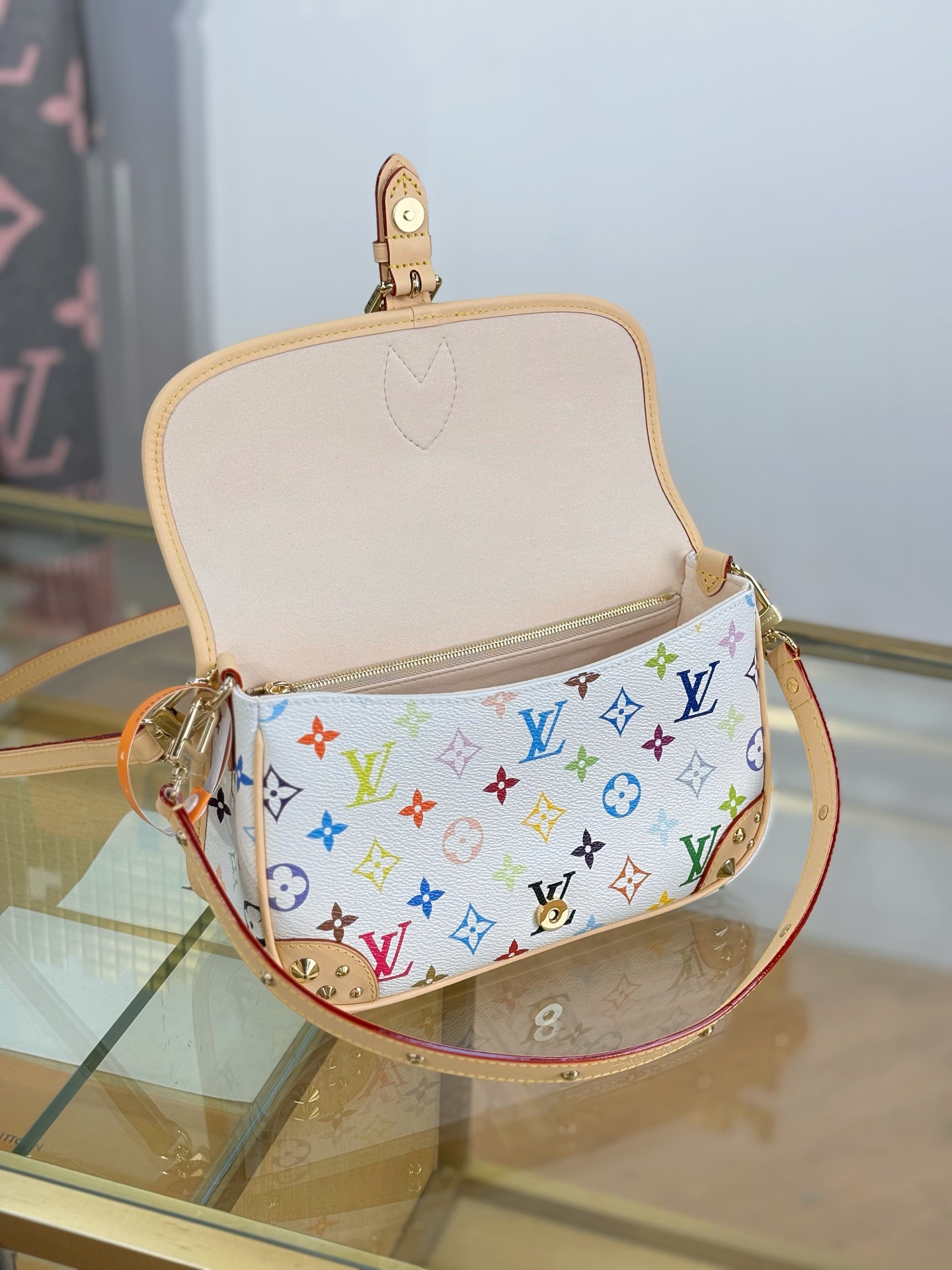 [TOP] Louis Vuitton LV x TM Diane Bag 24x15x9cm - White