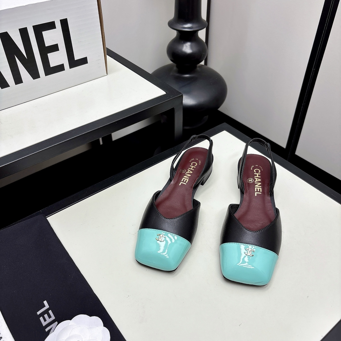 [TOP] CHANEL Mules - Black - 711 Luxury