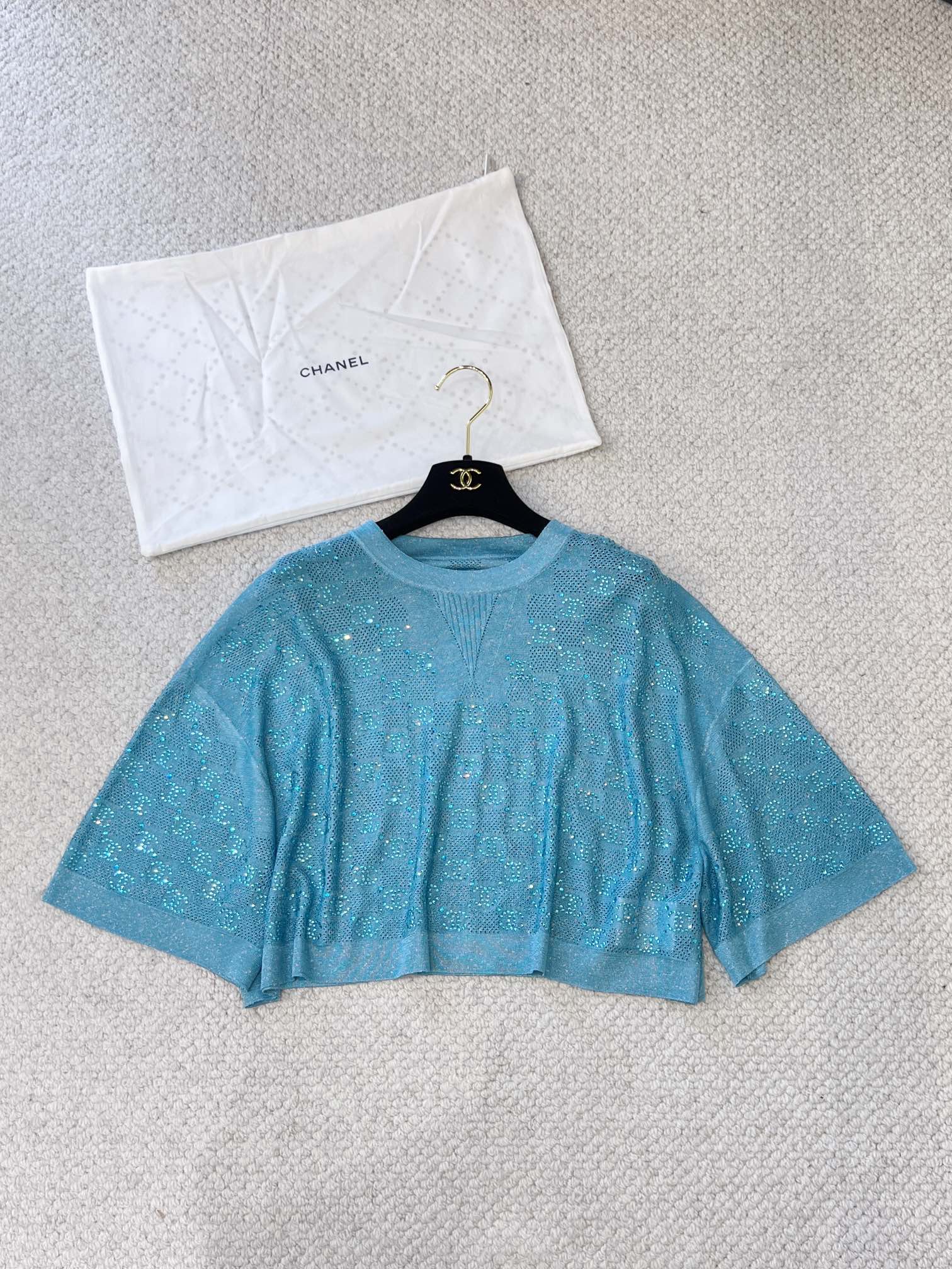 Chanel Accessory Chanel Hollow Hot Rhinestone Knitted Three-quarter Short-sleeved Pullover View 2 | Nigo Office