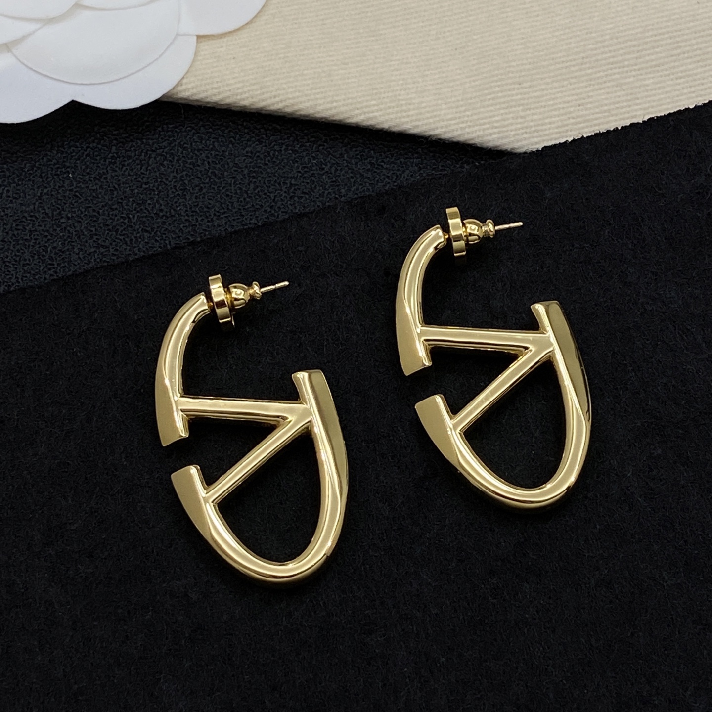 [TOP] VALENTINO Earrings - Gold - 711 Luxury