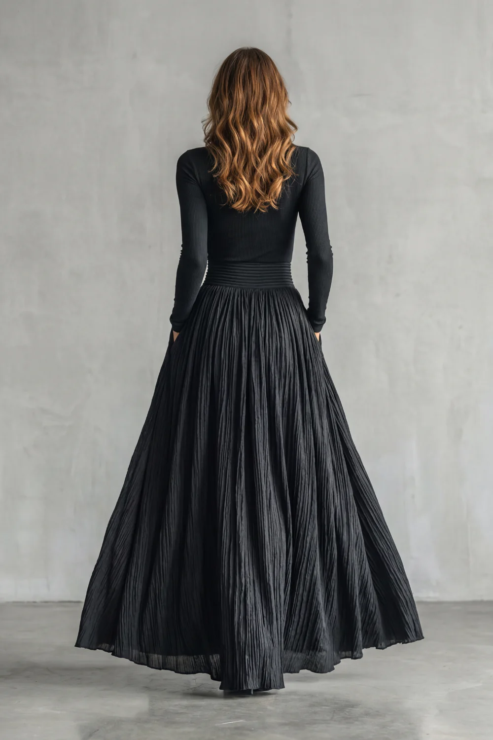 Neravelle – Pleated flow silhouette – Two-piece turtleneck set