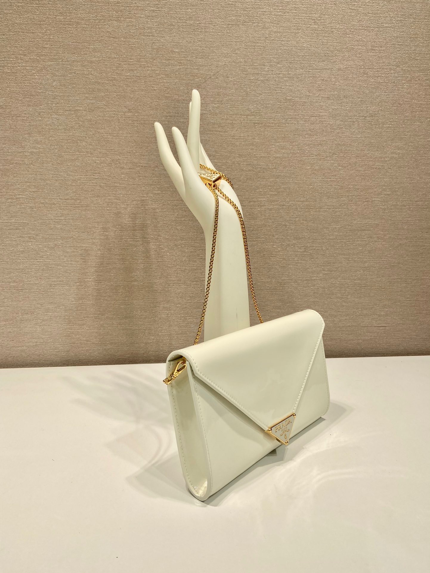 [TOP] PRADA Leather-covered Envelope  Bag  20x11.5cm - Beige - 711 Luxury