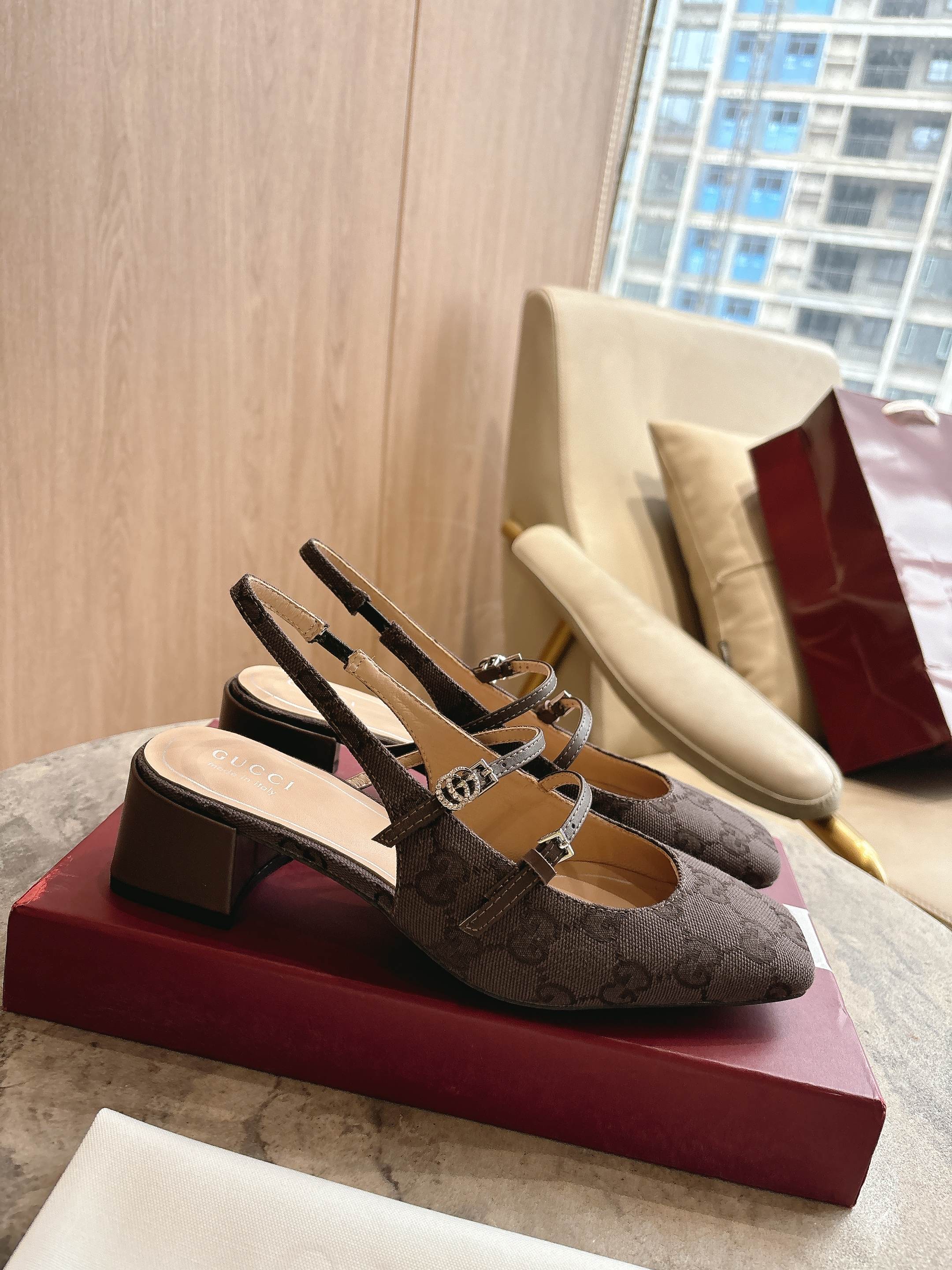 [TOP] GUCCI  Shoes - Brown - 711 Luxury