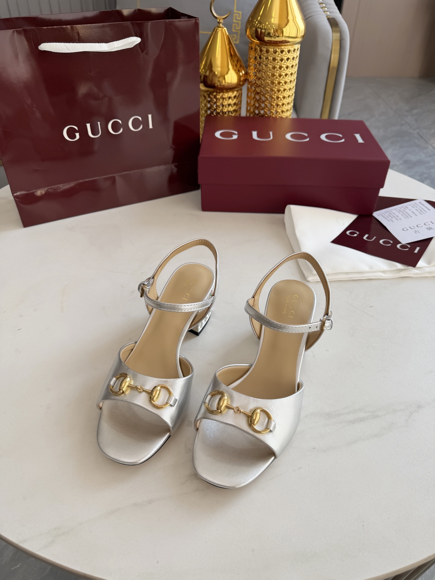 [TOP] GUCCI Shoes - White - 711 Luxury