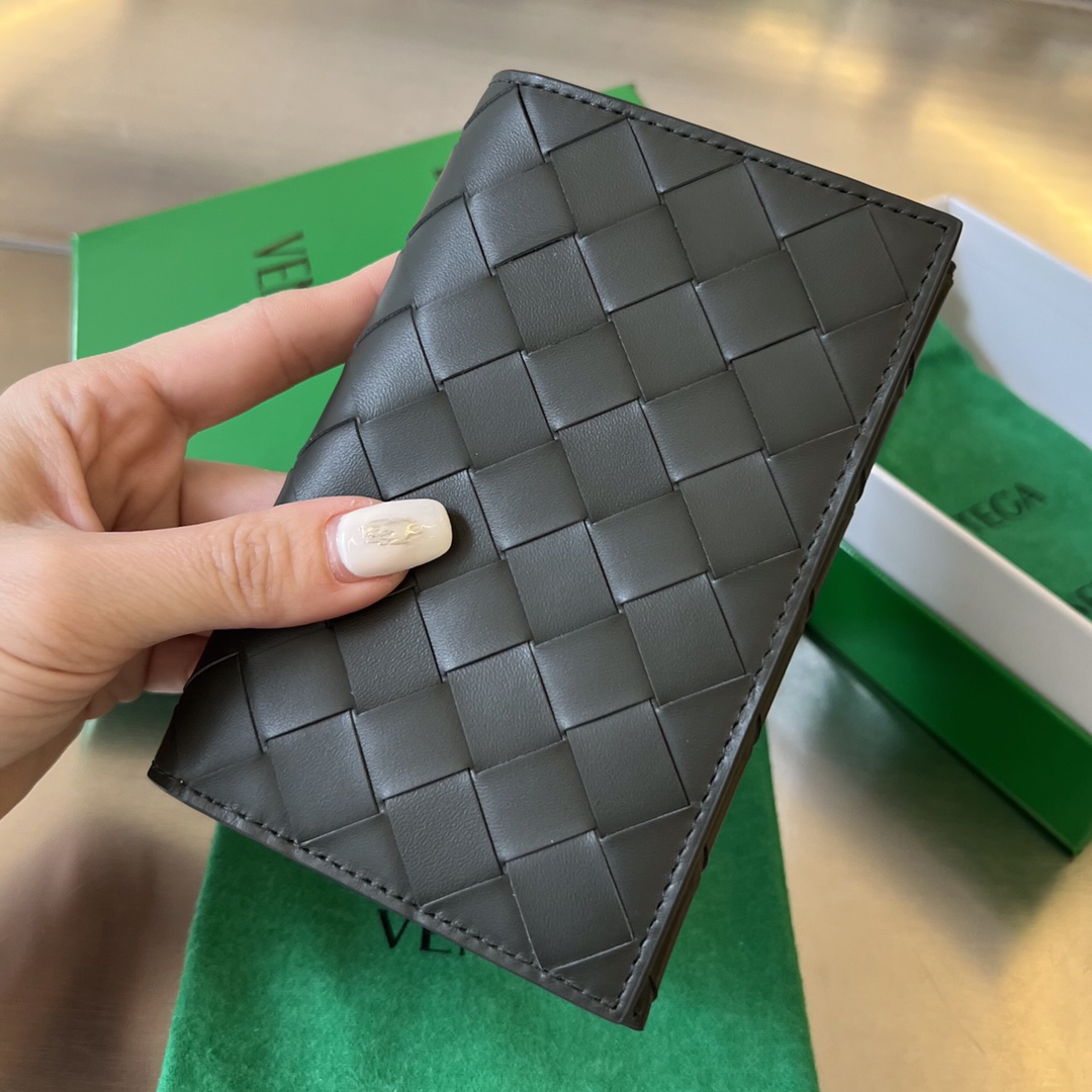 [TOP] Bottega Veneta BV Folding Slim Passport Holder 13.3x9.5 cm - Black - 711 Luxury
