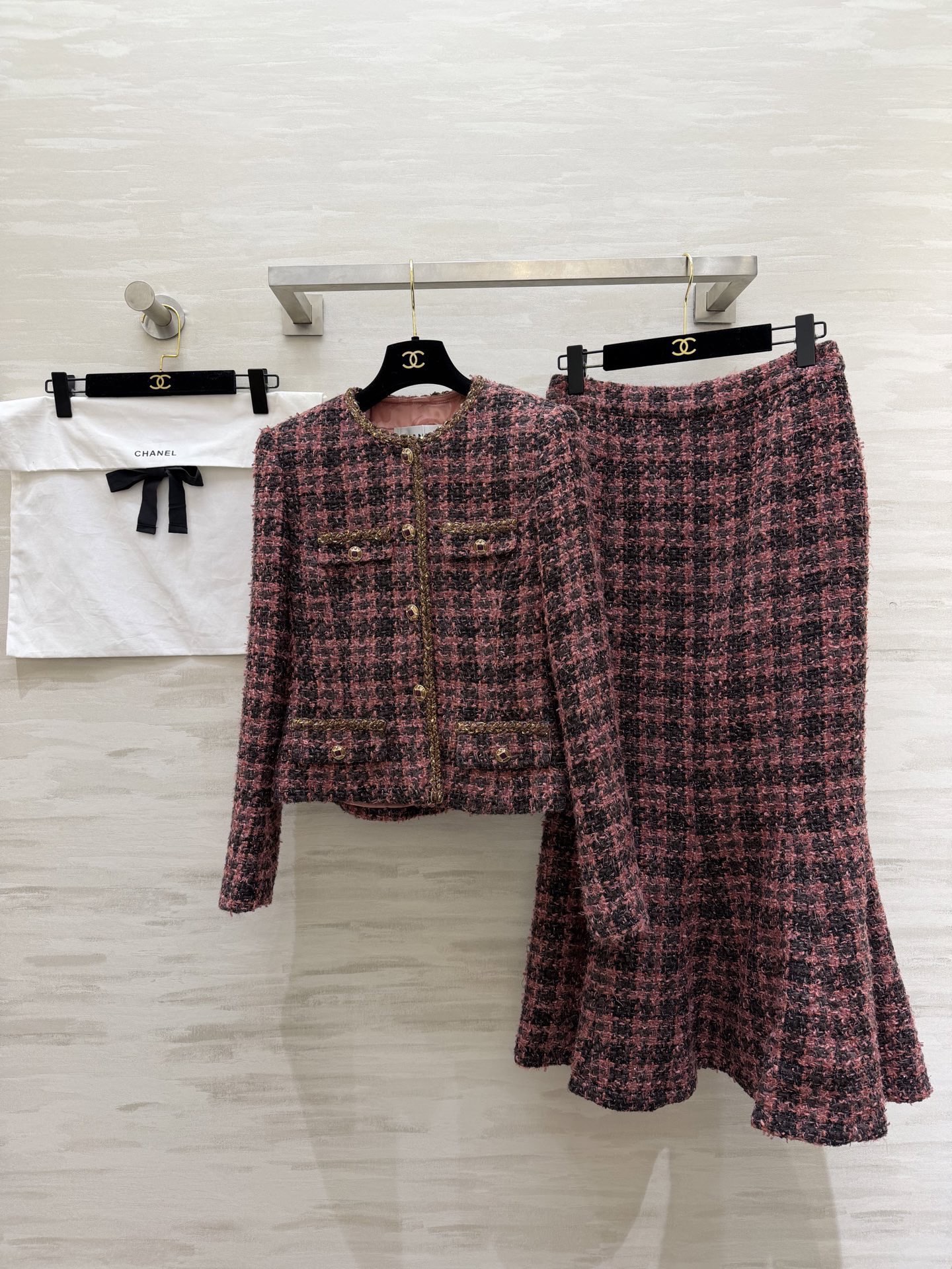 [TOP] CHANEL Coat + Skirt Set - Dark Pink - 711 Luxury