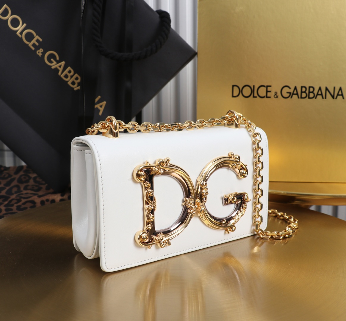 [TOP] Dolce & Gabbana D&G Girls Bag  Cowhide 18x10x5cm - White - 711 Luxury