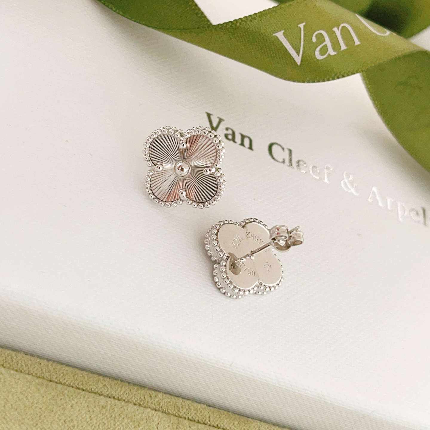 [TOP] Van Cleef & Arpels VCA Vintage Alhambra Earrings - Silver - 711 Luxury