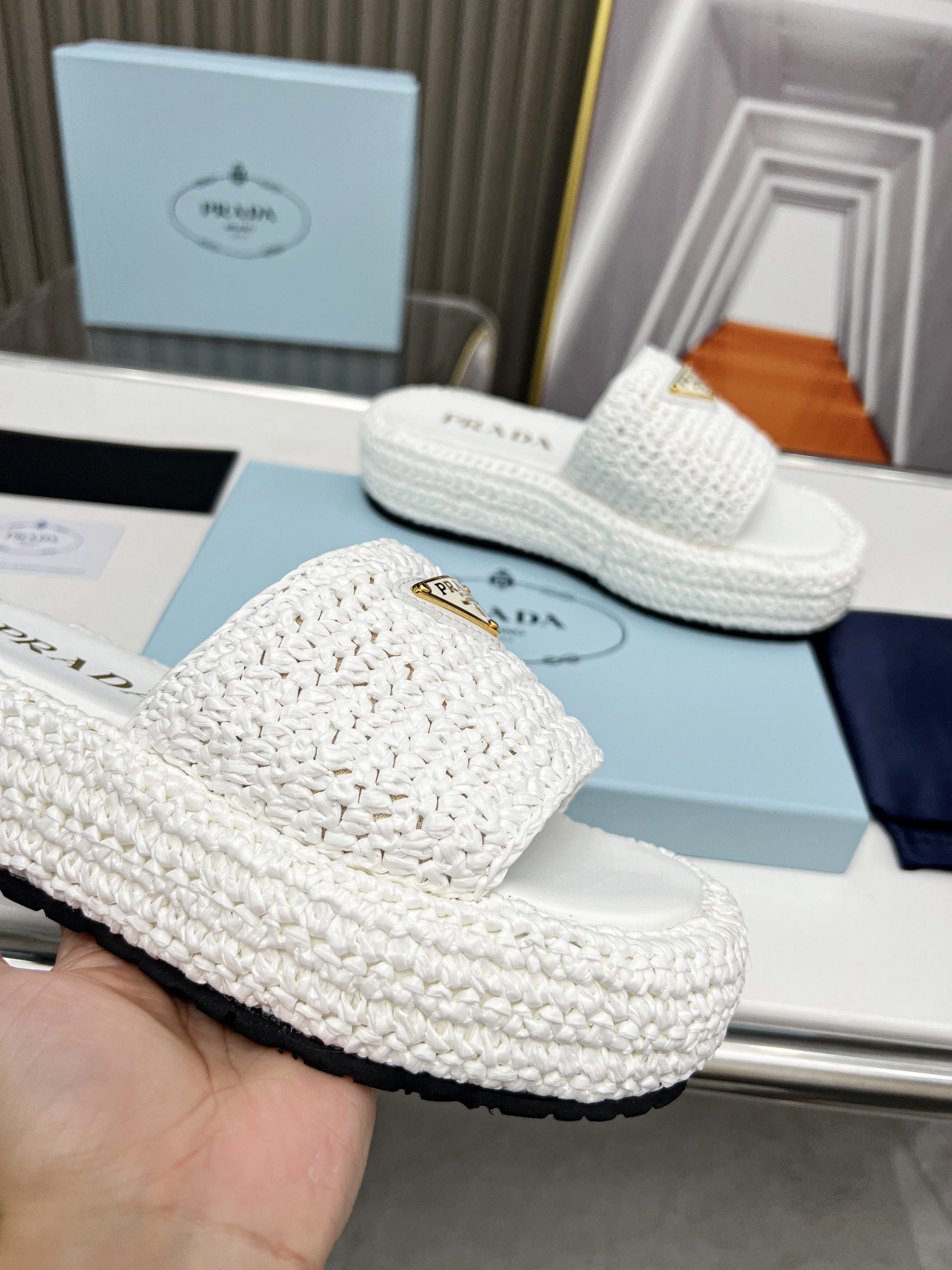 [TOP] PRADA  Platform Sandals - White