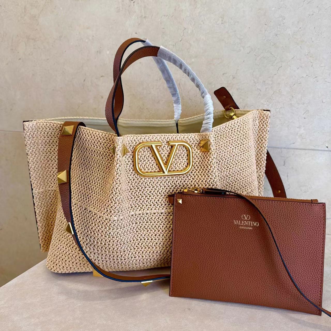 [TOP] VALENTINO Raffia Woven Bag  35-25-17cm - Brown