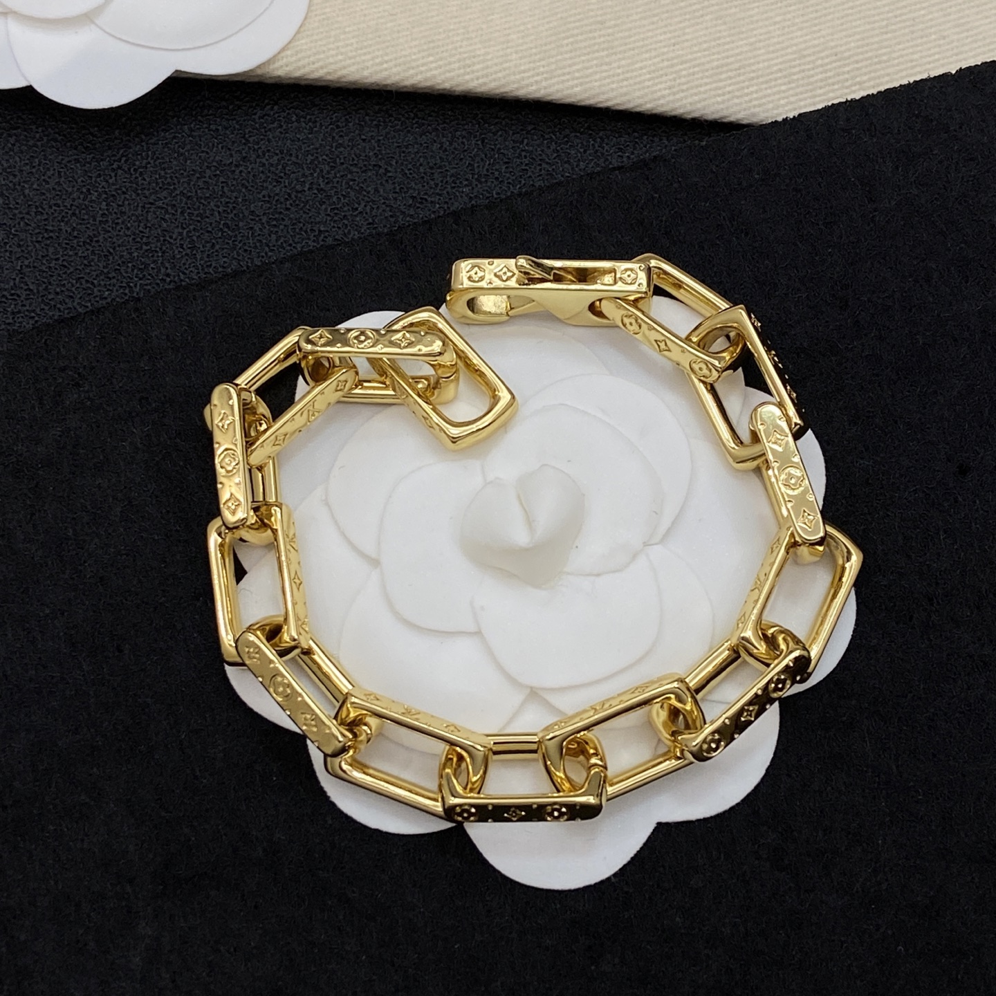 [TOP] Louis Vuitton LV Bracelet - 2 Color - 711 Luxury