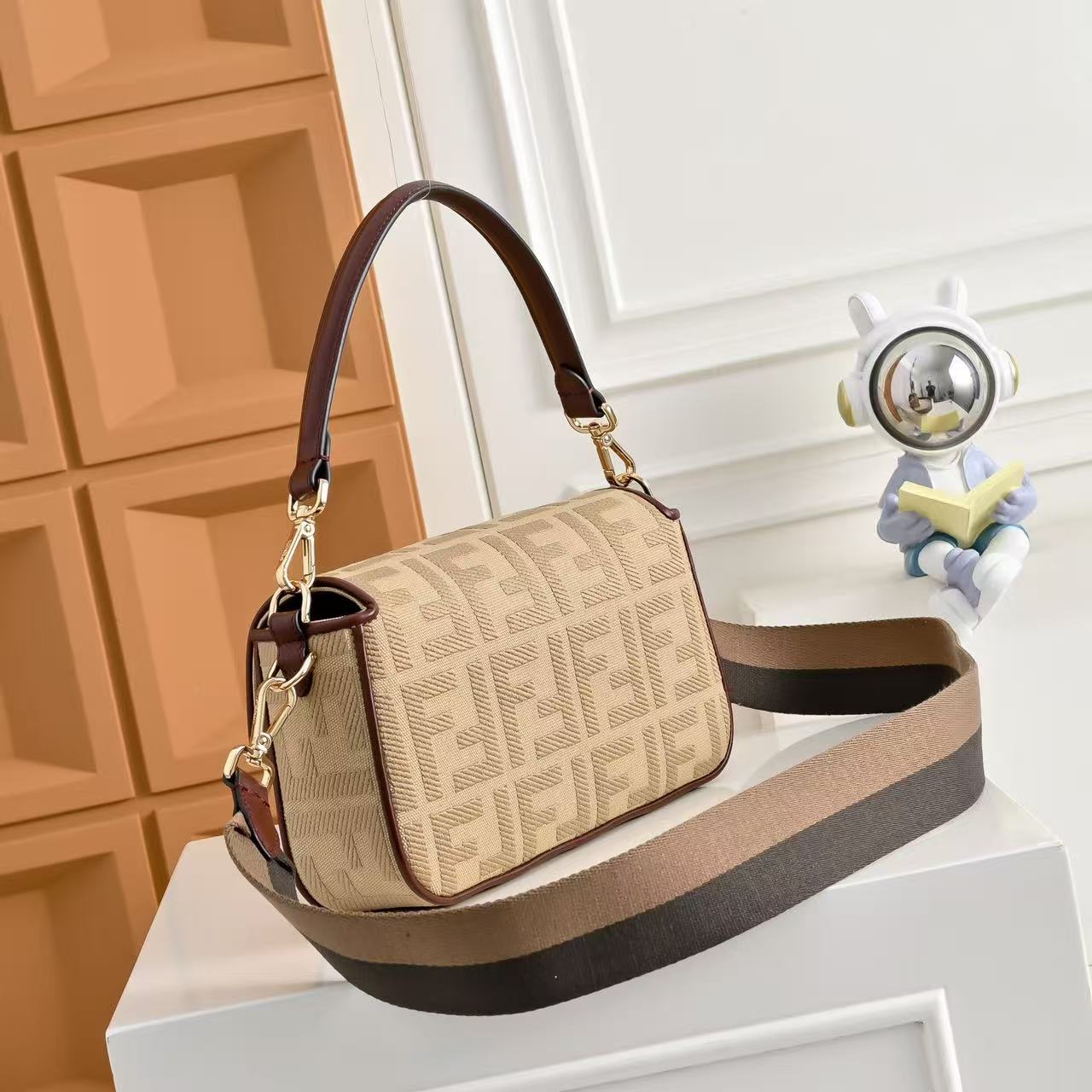 [TOP] FENDI Baguette Bag 26-6.5-13.5cm - Khaki - 711 Luxury