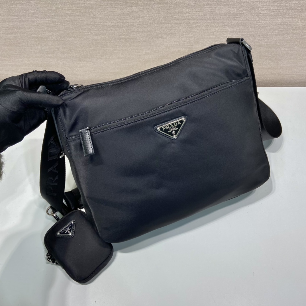 [TOP] PRADA Shoulder Bag 30x24x9cm - Black