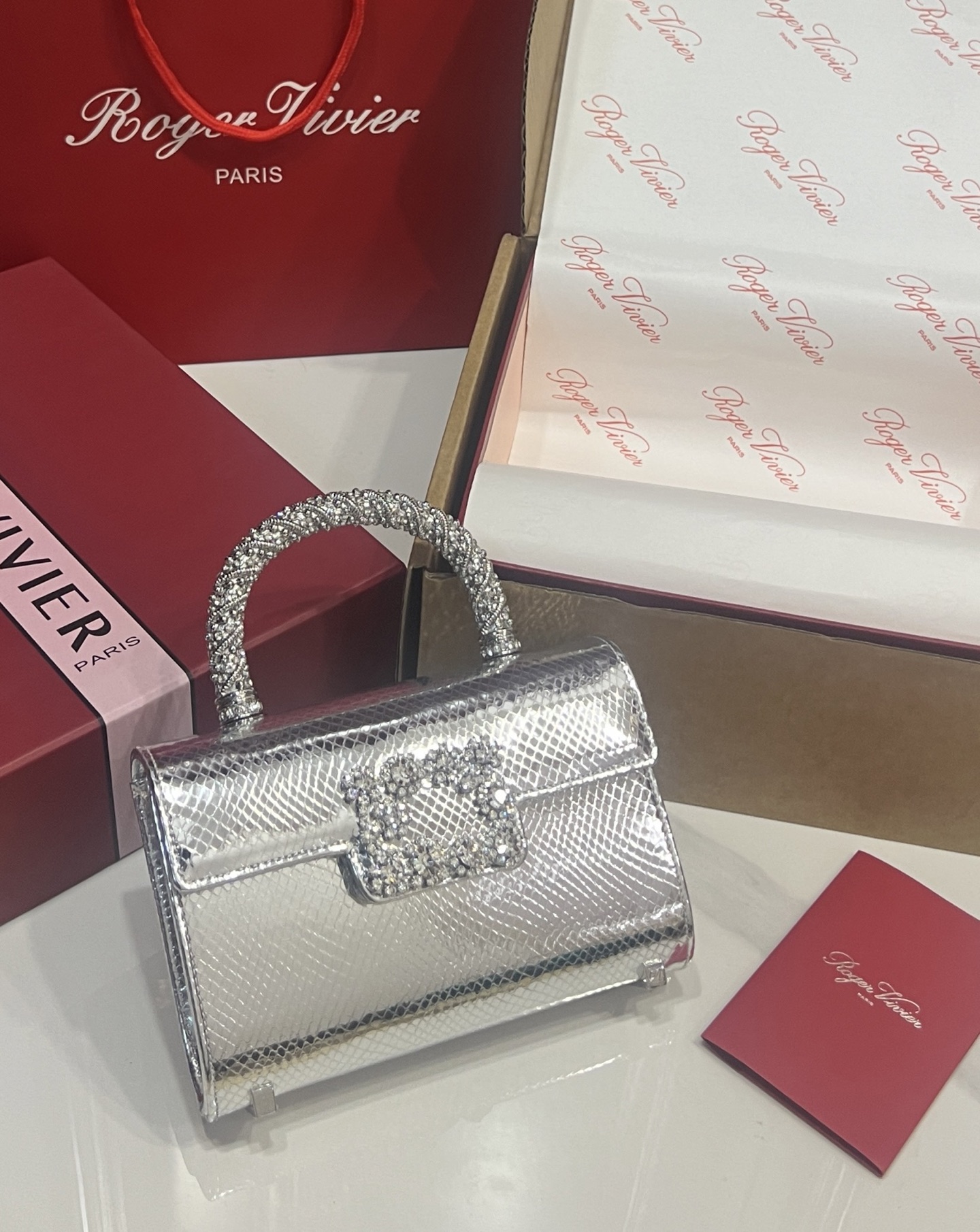 [TOP] ROGER VIVIER Diamond Bag with Serpentine Pattern Cowhide 19-13-4 CM - Sliver - 711 Luxury