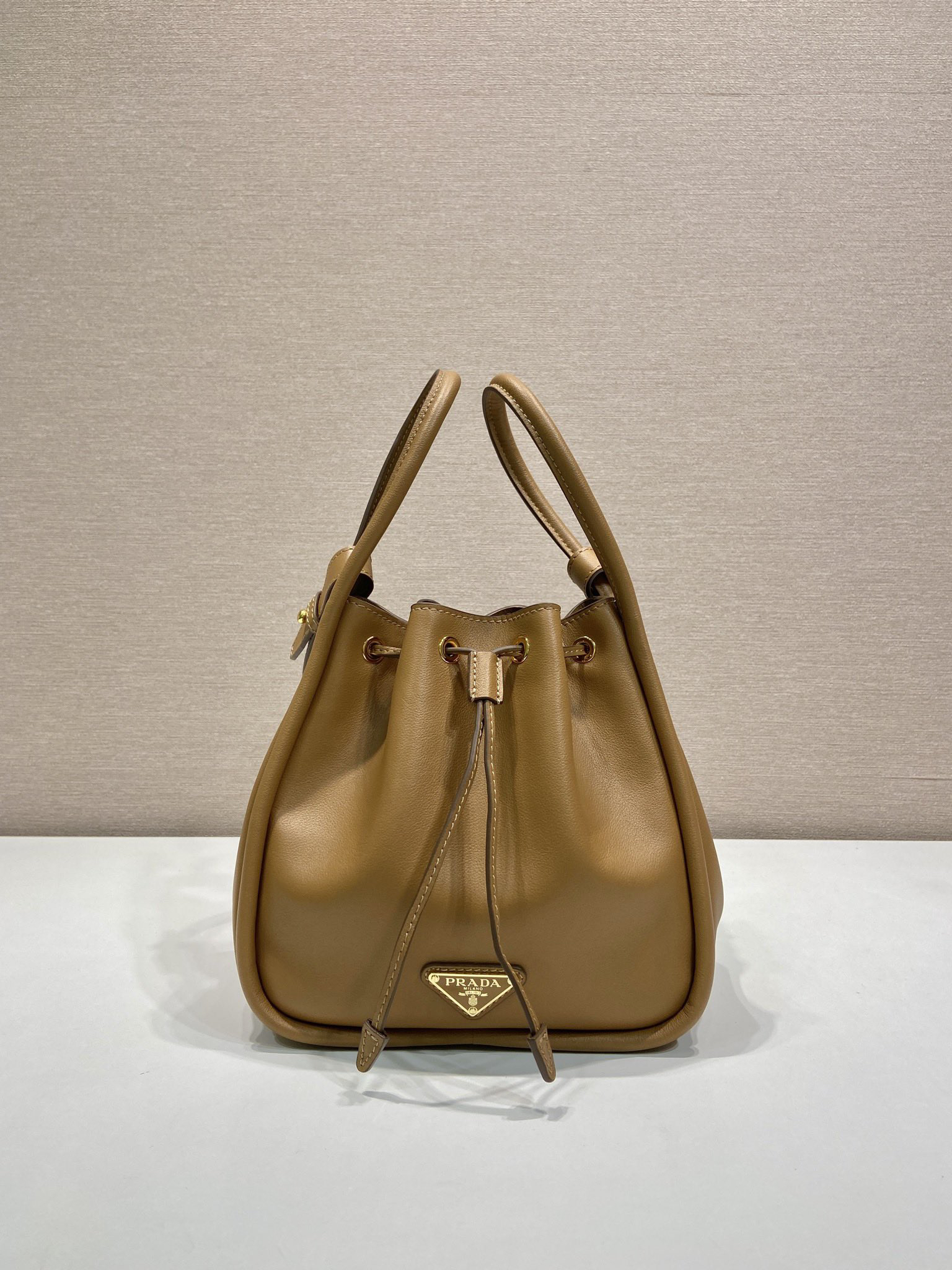 [TOP] PRADA Bucket Bag Calfskin 22x21x10.5cm - Brown - 711 Luxury