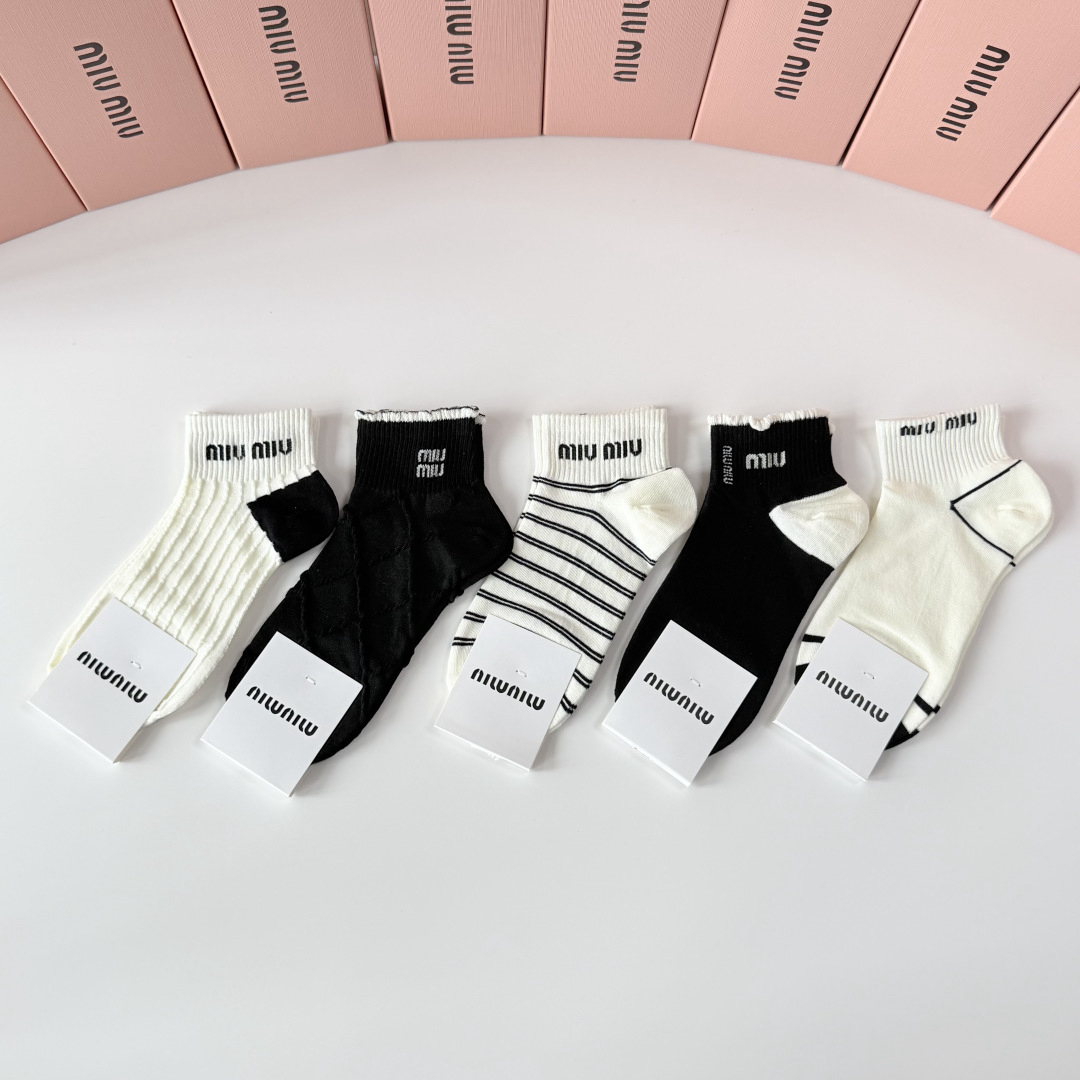 [TOP] Miu Miu Socks - 5 Pieces as a Set - 711 Luxury