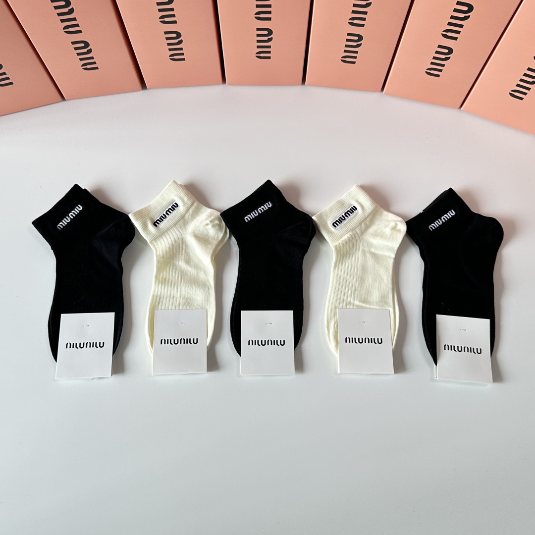 [TOP] Miu Miu Socks - 5 Pieces as a Set - 711 Luxury