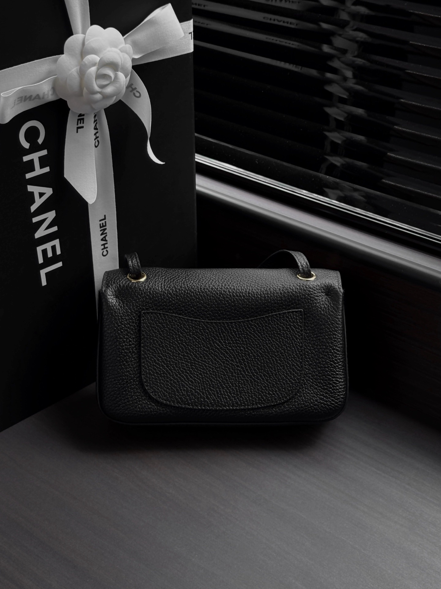 [TOP] CHANEL Mini Flap Bag 13x20x6cm - Black&GHW - 711 Luxury