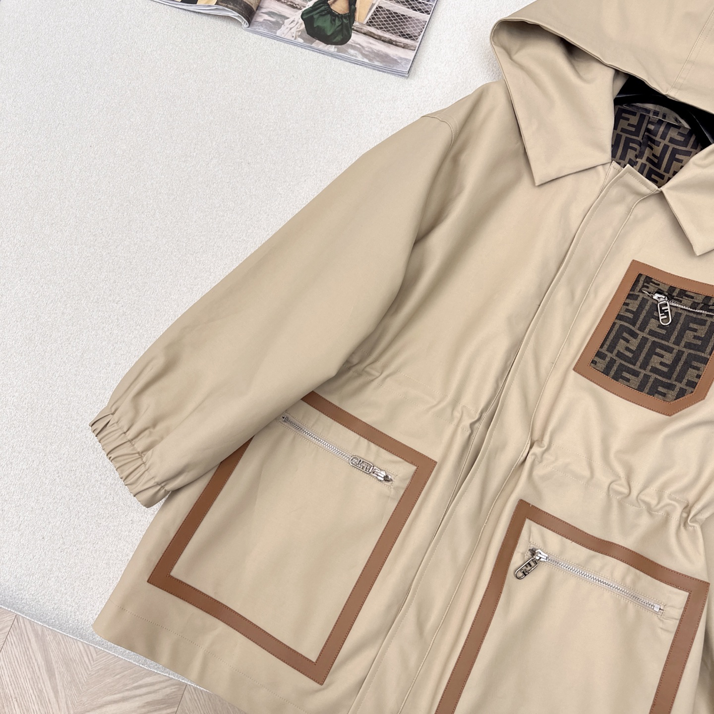 [TOP] FENDI Trench Coat - Khaki